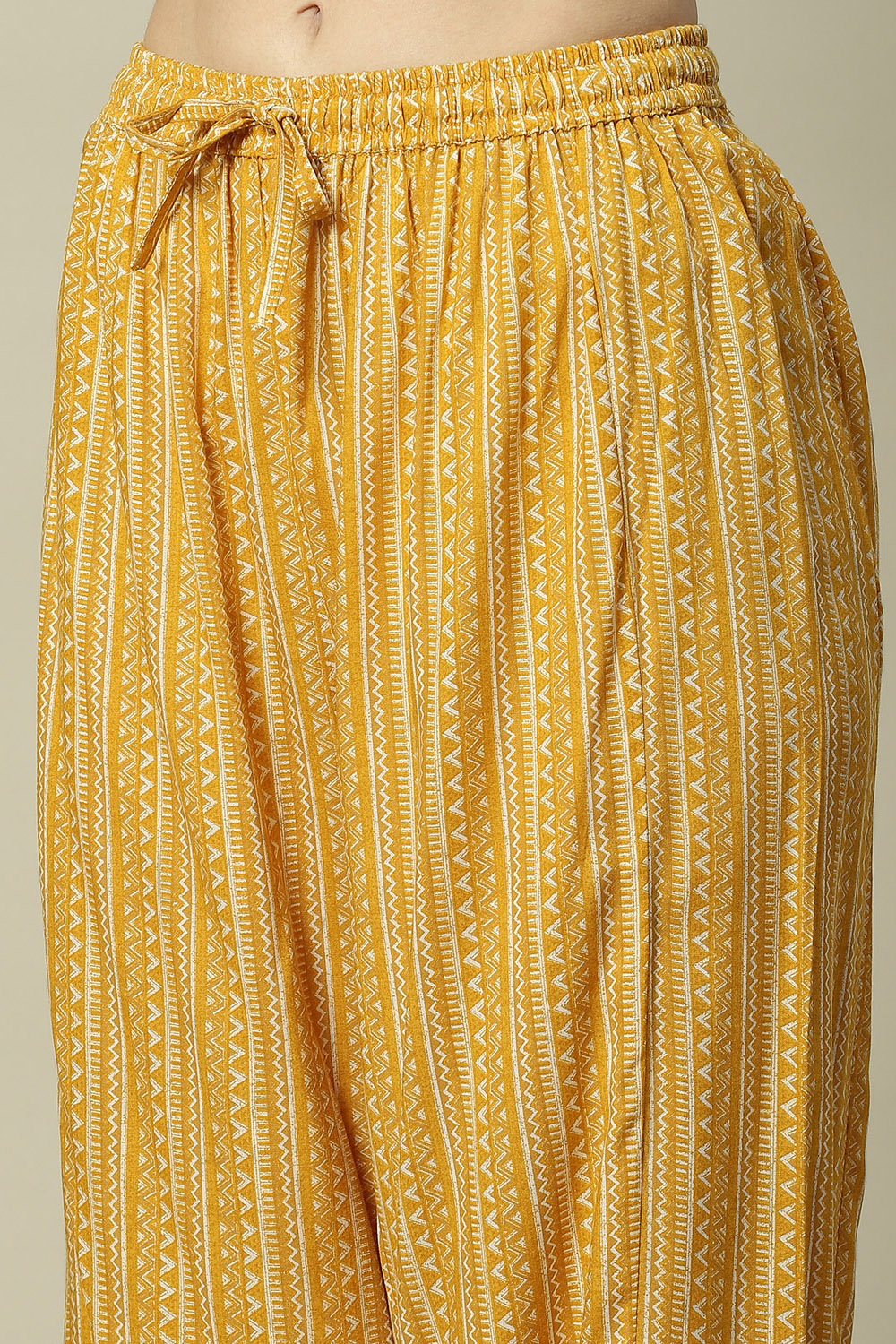 Mustard LIVA Straight Printed Kurta Palazzo Suit Set image number 2