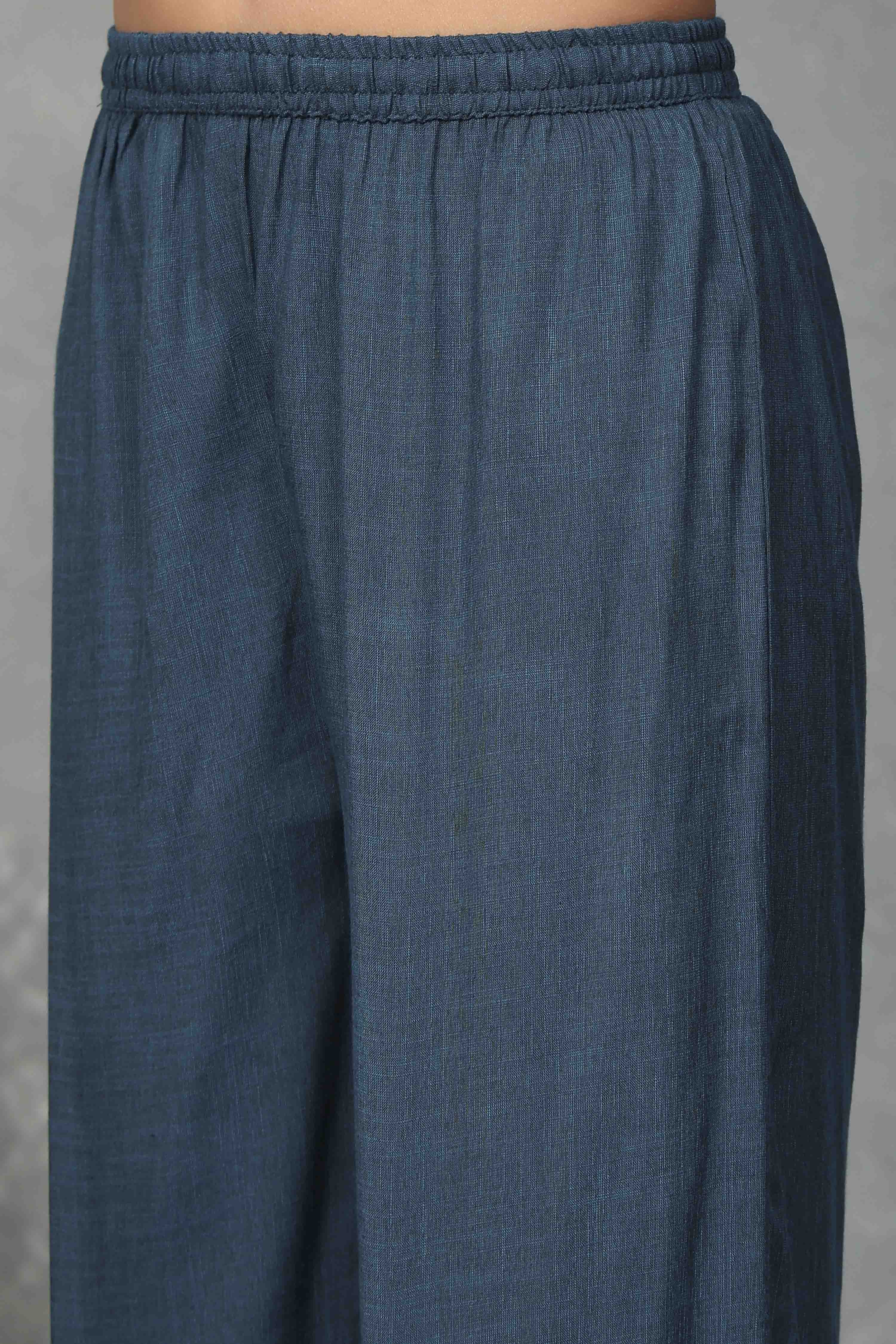 Green Viscose Polyester Viscose Rayon Kurta Pants Set image number 2
