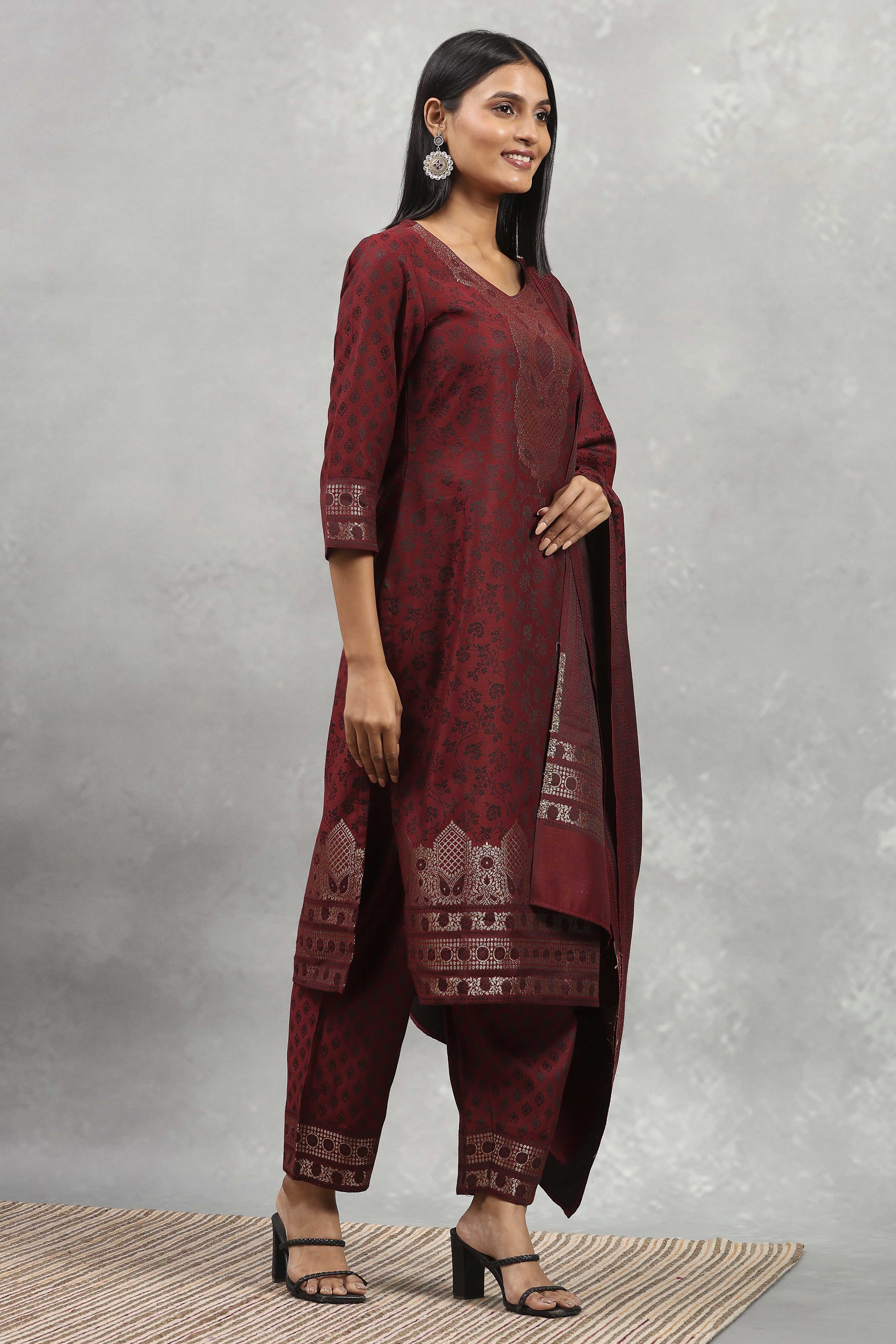 Green-Maroon Polyester Yarndyed Straight Suit Set image number 5