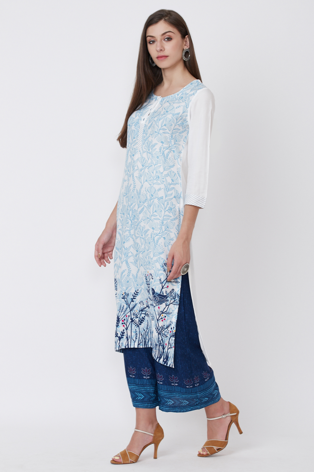 White Viscose Rayon Straight Kurta image number 2