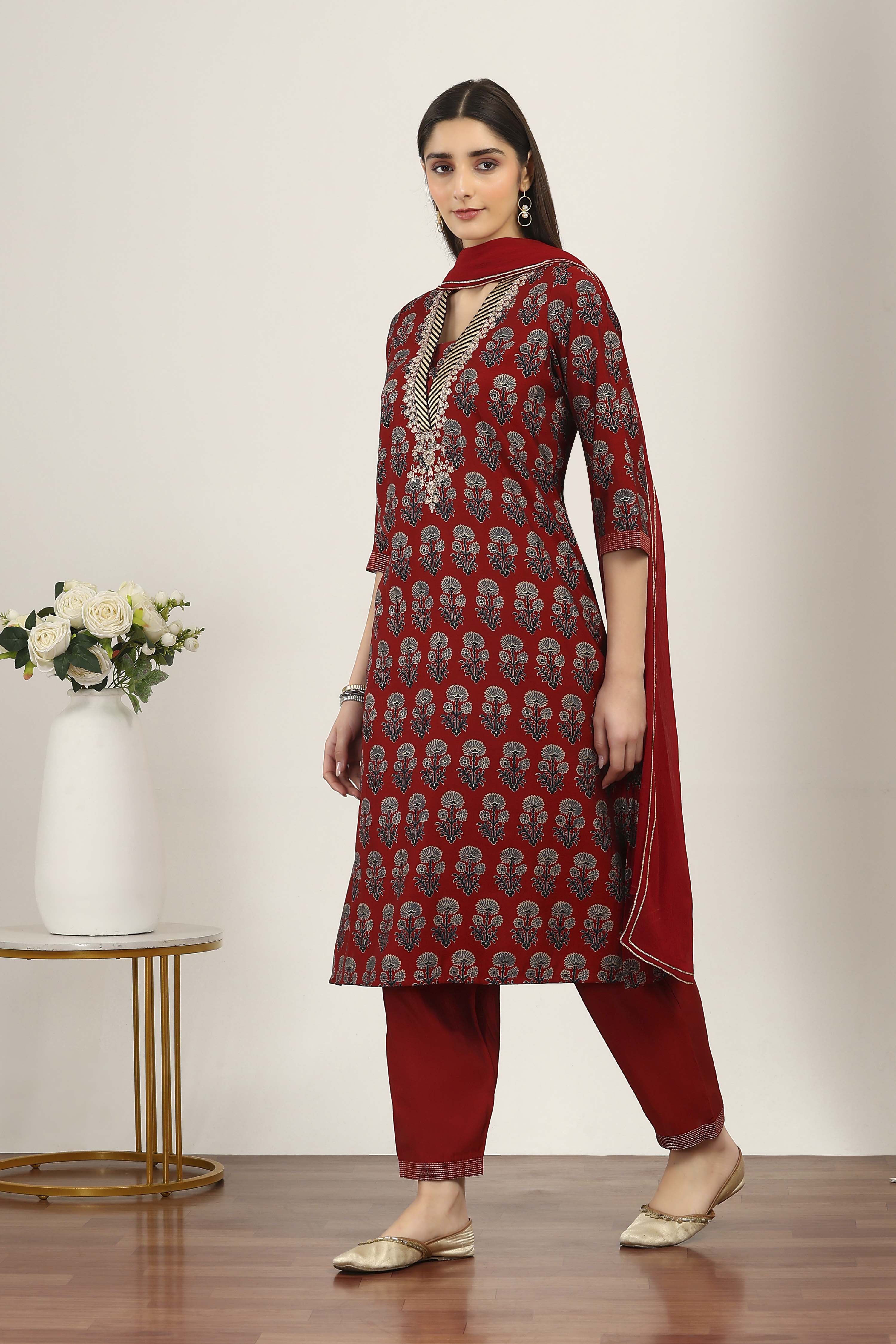 Red Viscose Polyester Straight Suit Sets image number 3