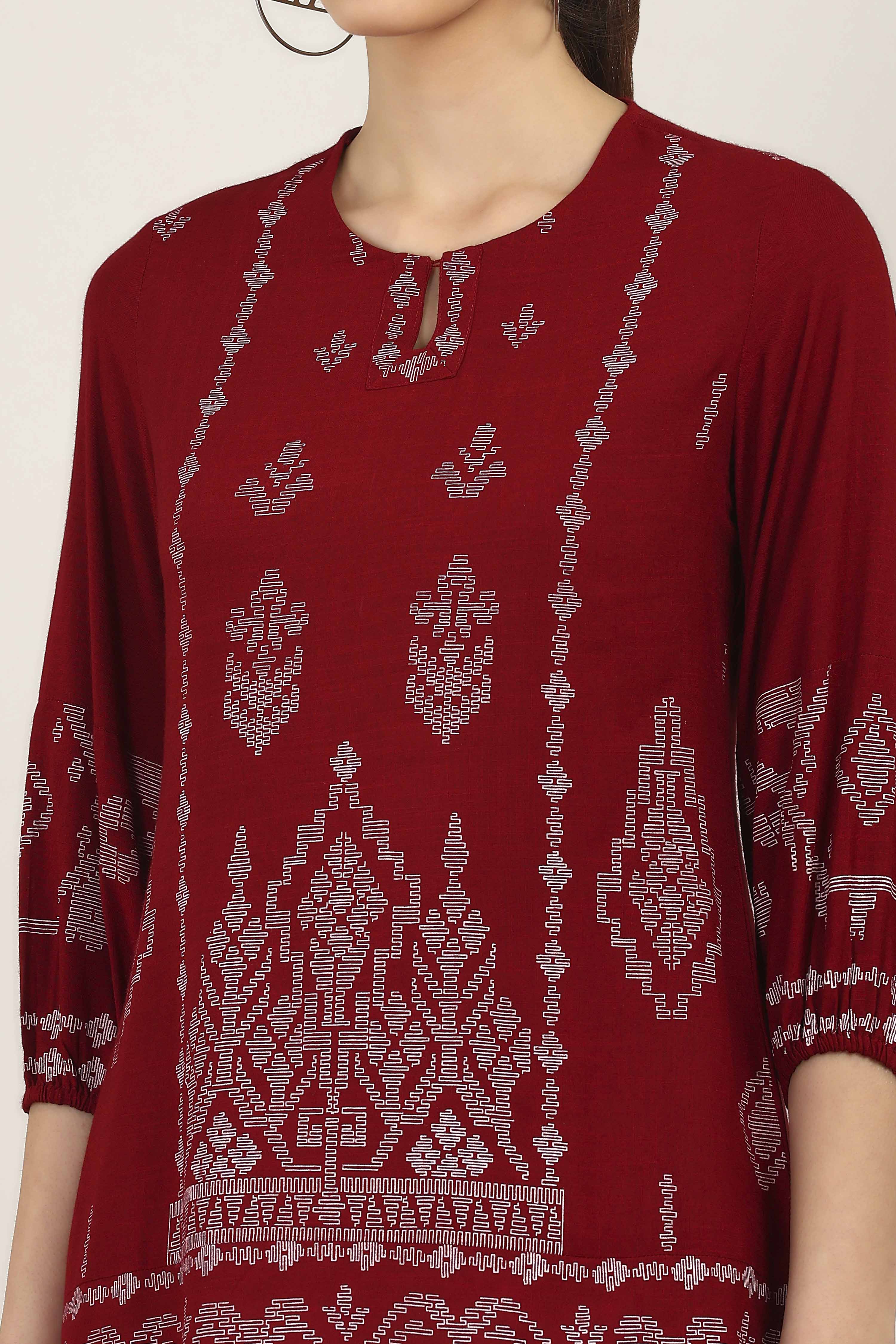 Black Rayon Straight Tops image number 1