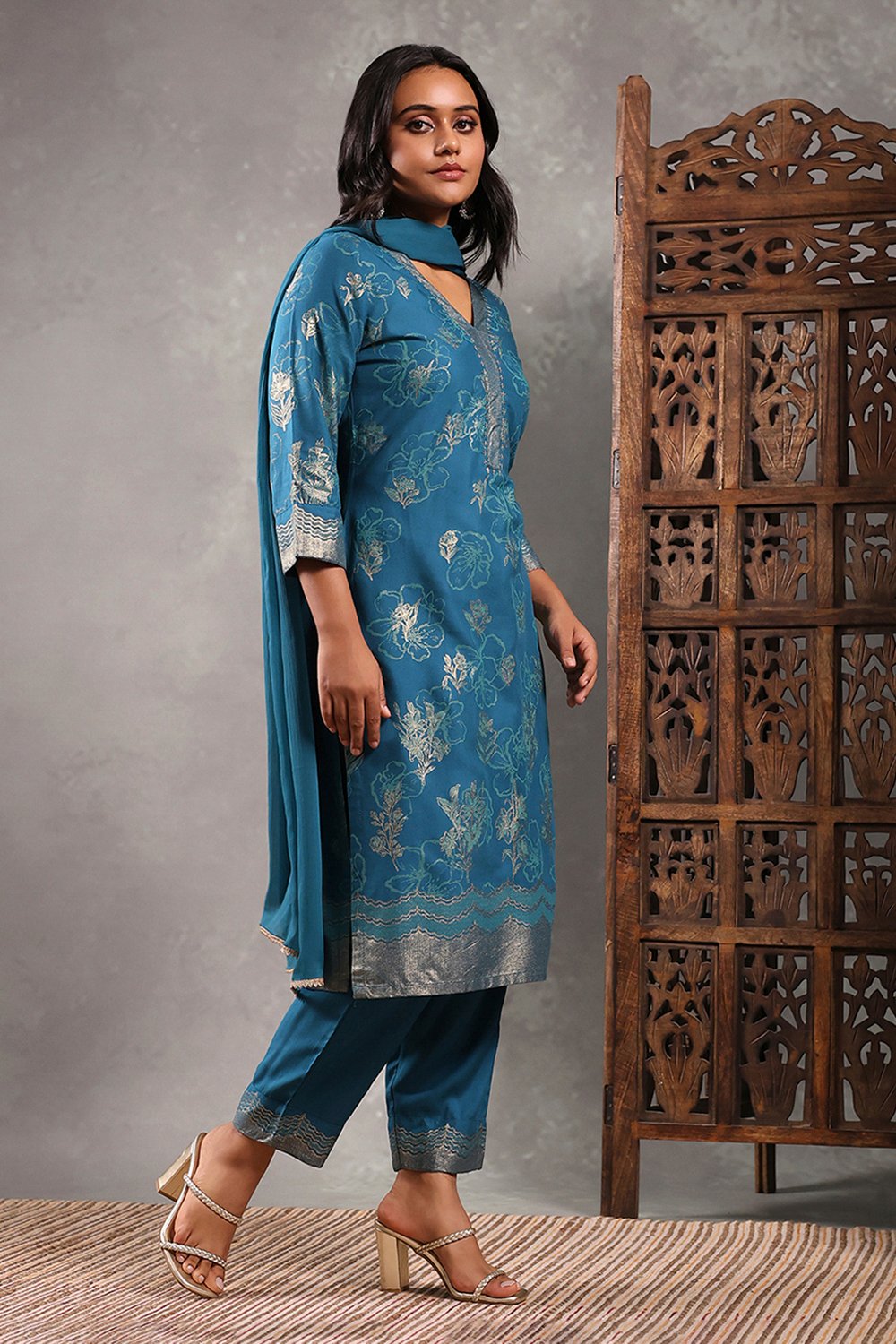 Lime Viscose Rayon Printed Straight Suit Set image number 5