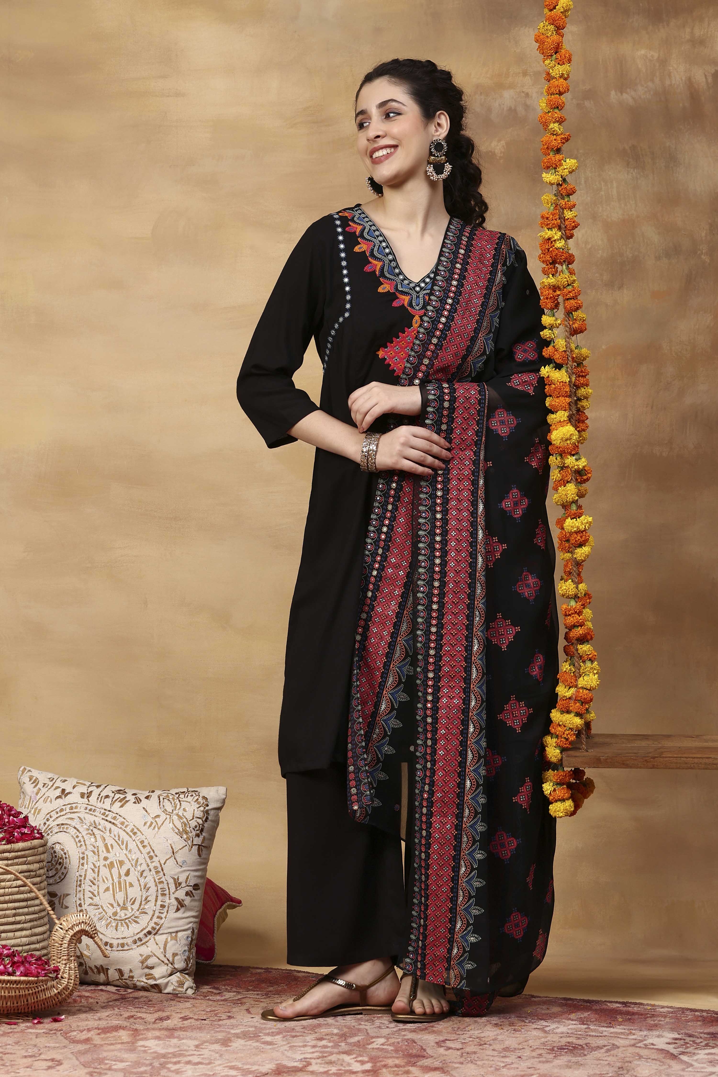 Black Viscose Rayon A-Line Solid Kurta Set image number 5