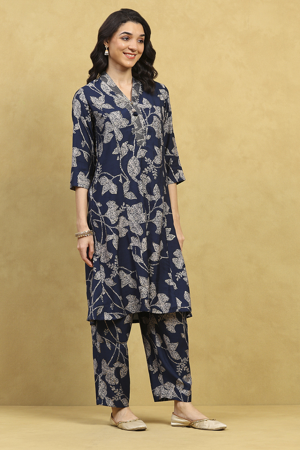 Navy Blue Viscose Blend Straight Kurta Pants Set image number 5