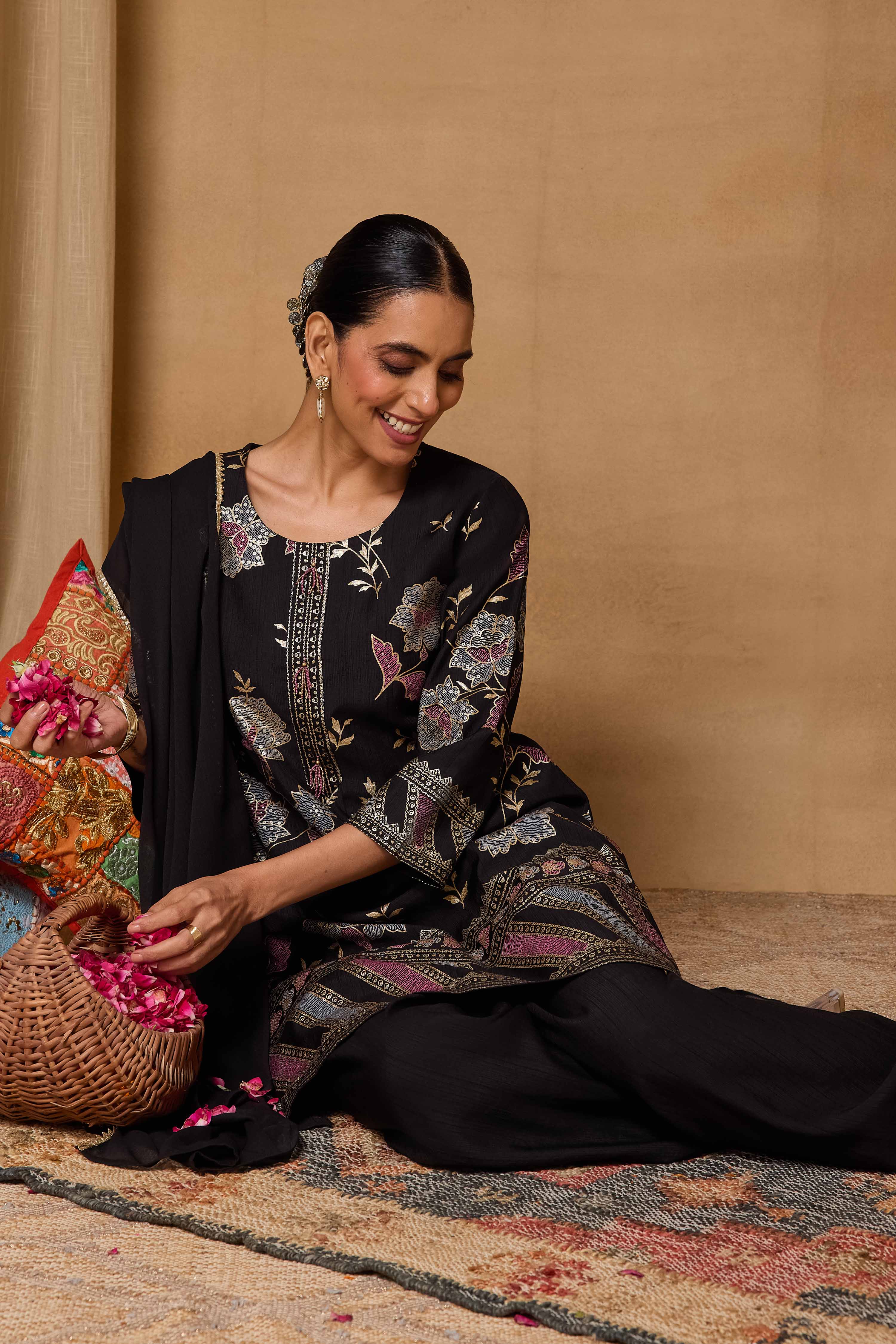 Black Viscose Blend Straight Printed Suit Set image number 8