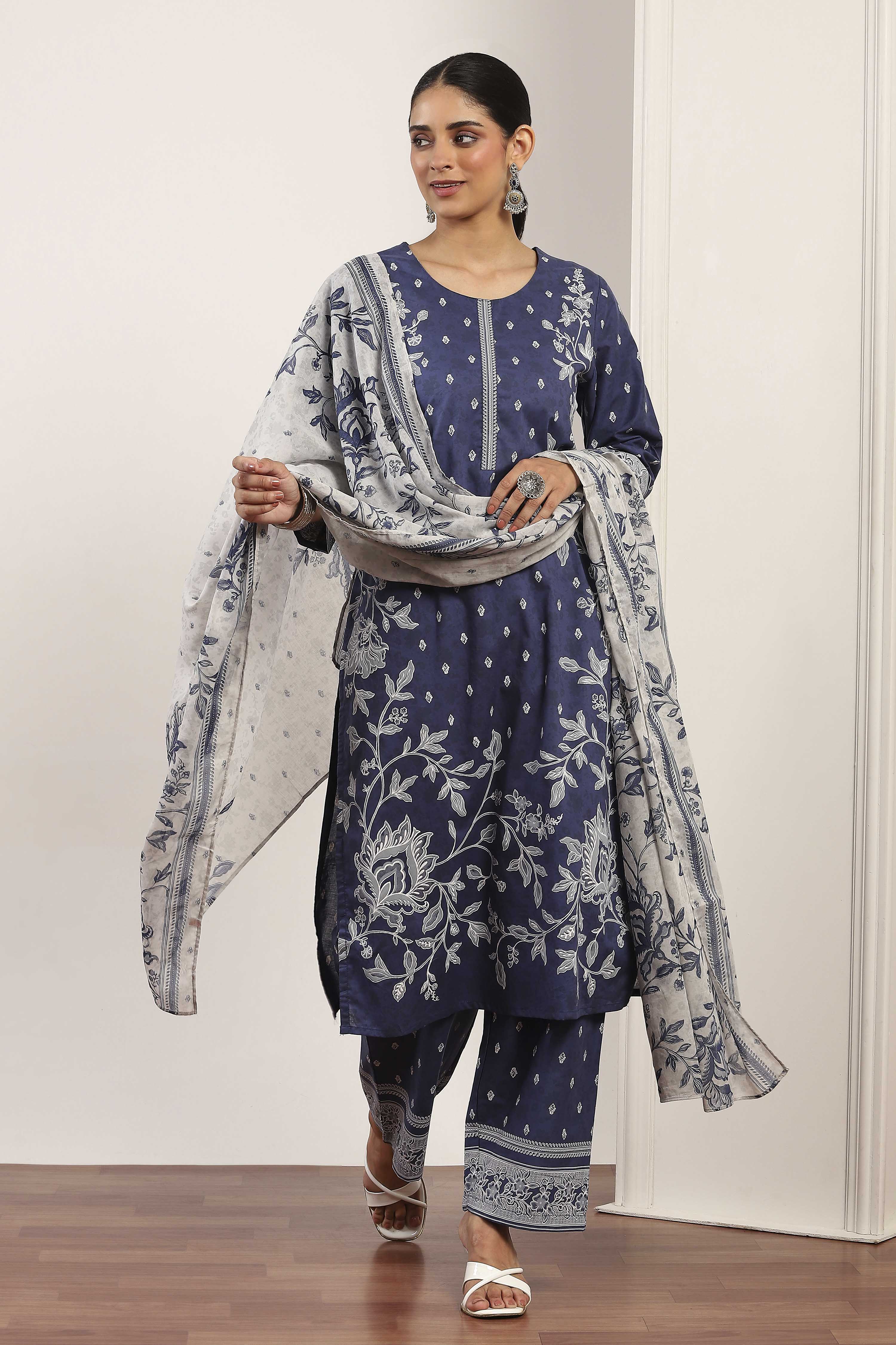 Blue Cotton Straight Suit Sets image number 5