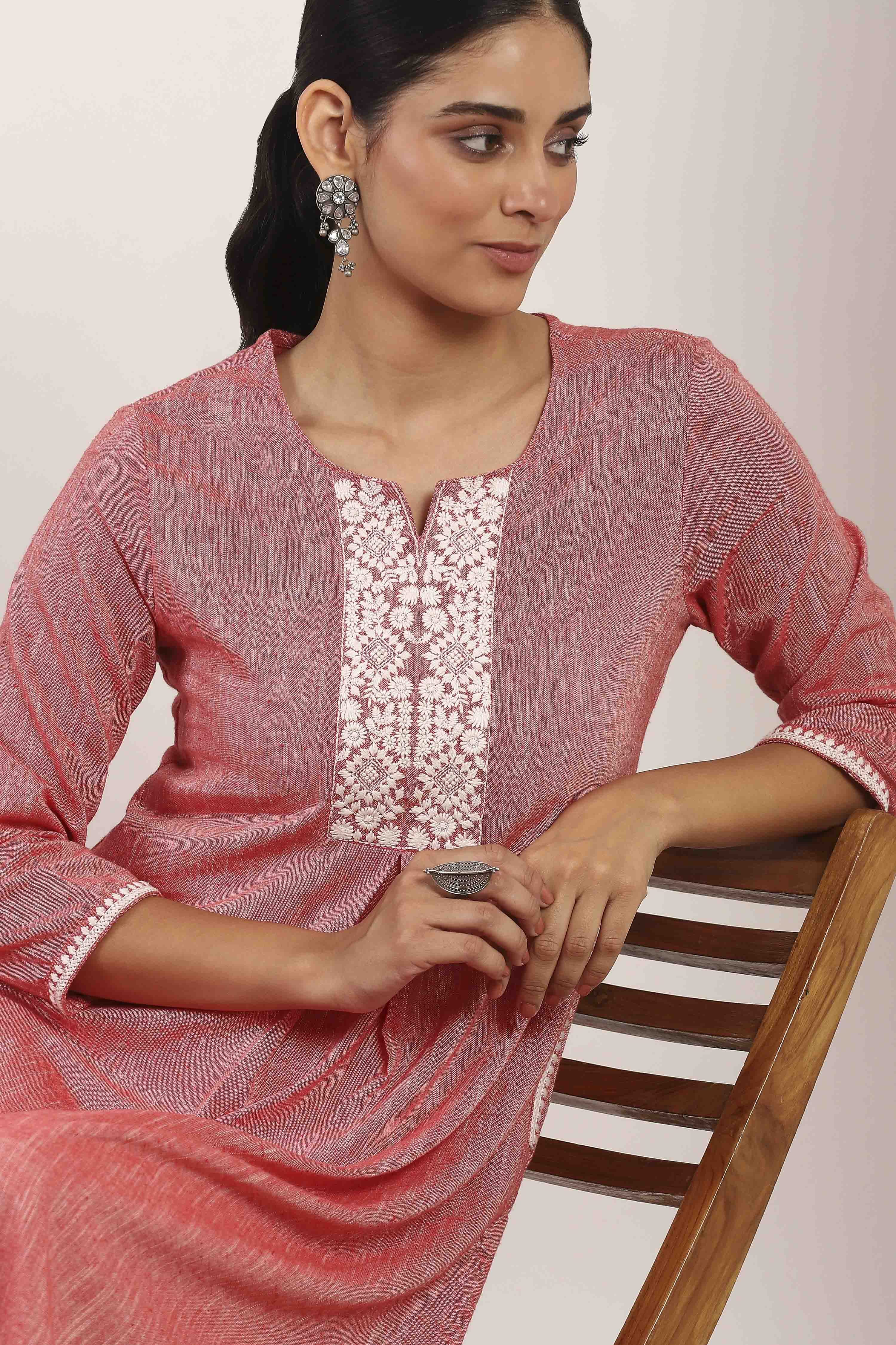 Red Cotton Blend Straight Kurta Pants Set image number 7