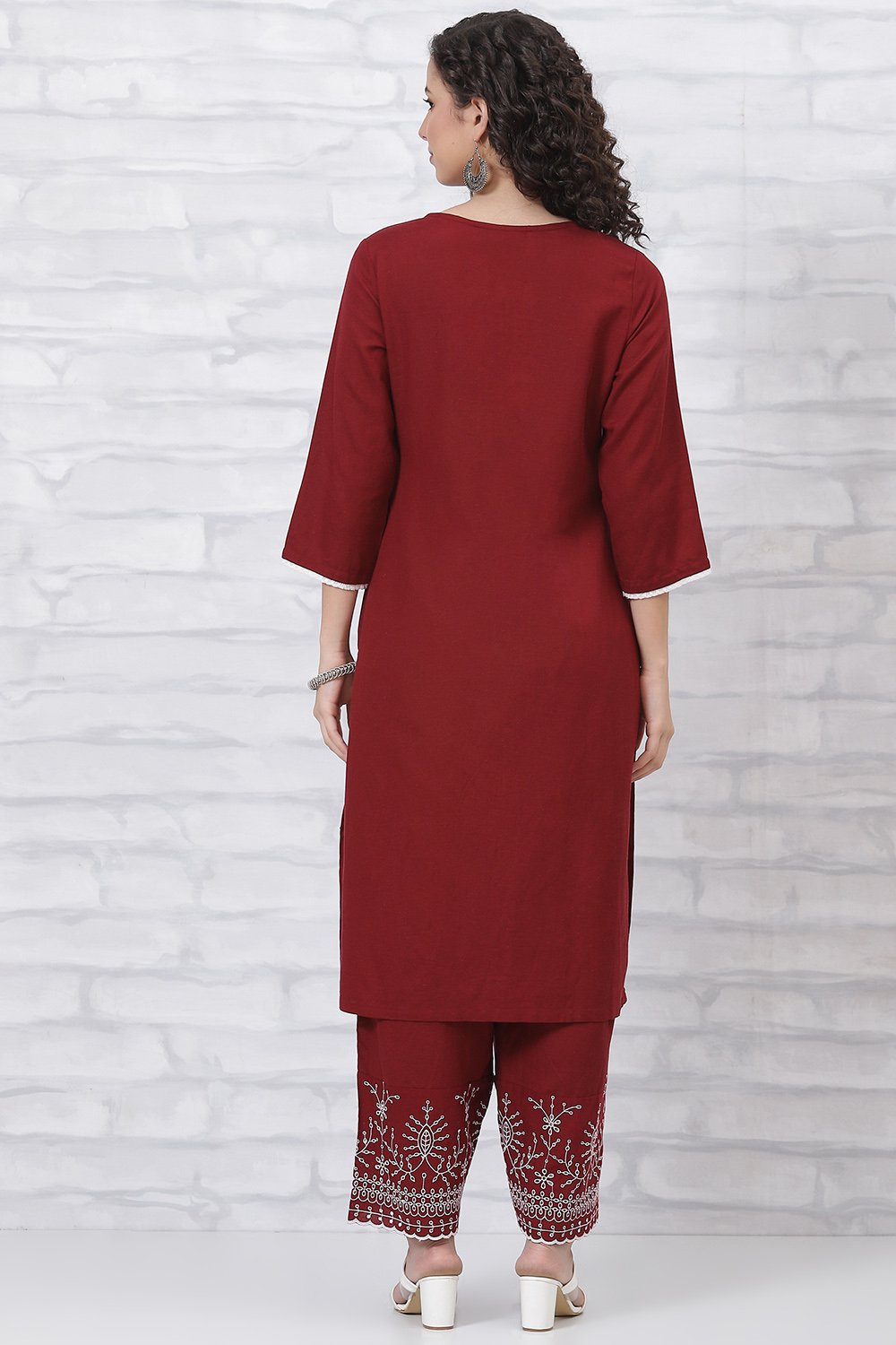 Red LIVA Schiffli Kurta Pants Set image number 4