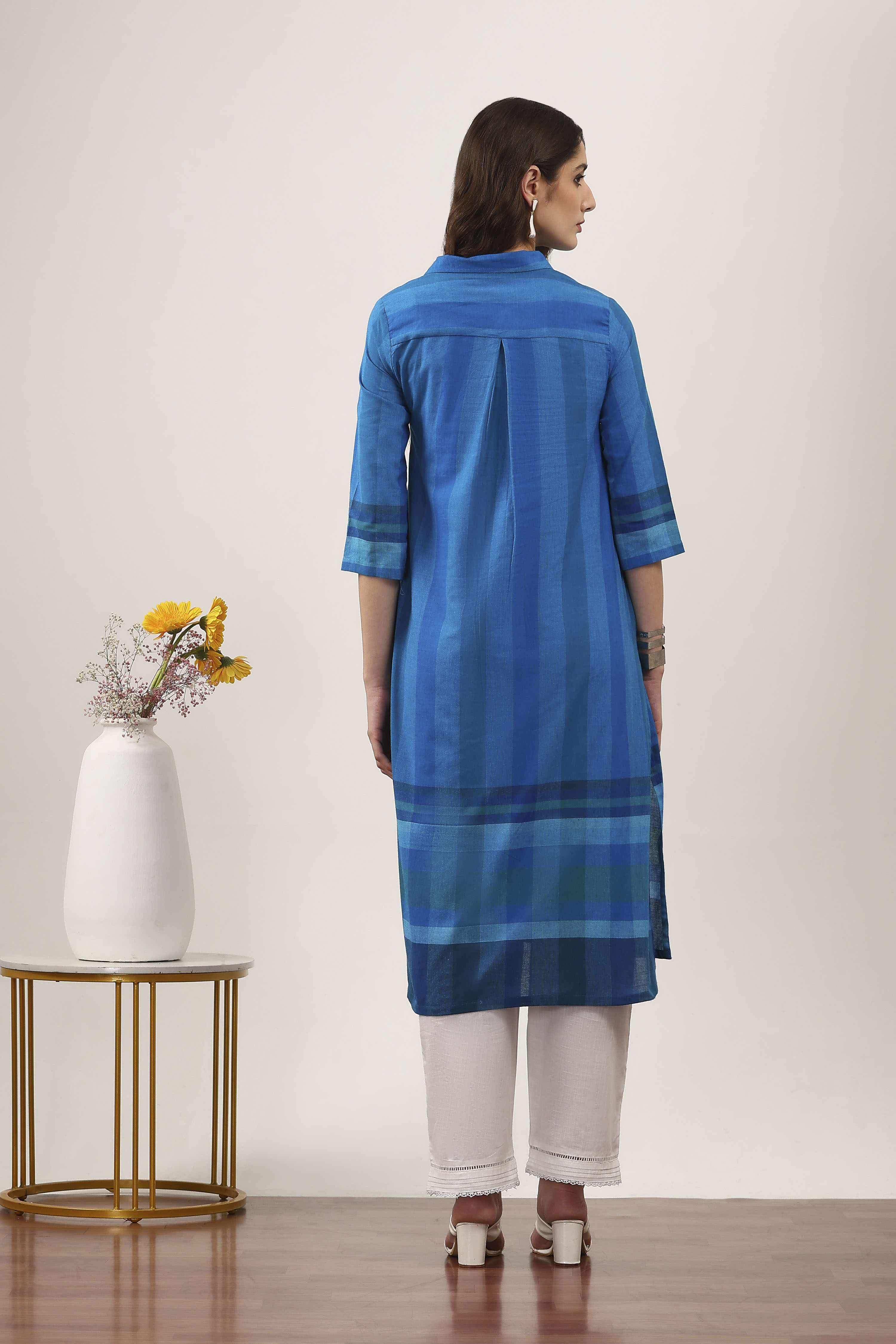 Blue Cotton Straight Kurtas image number 3