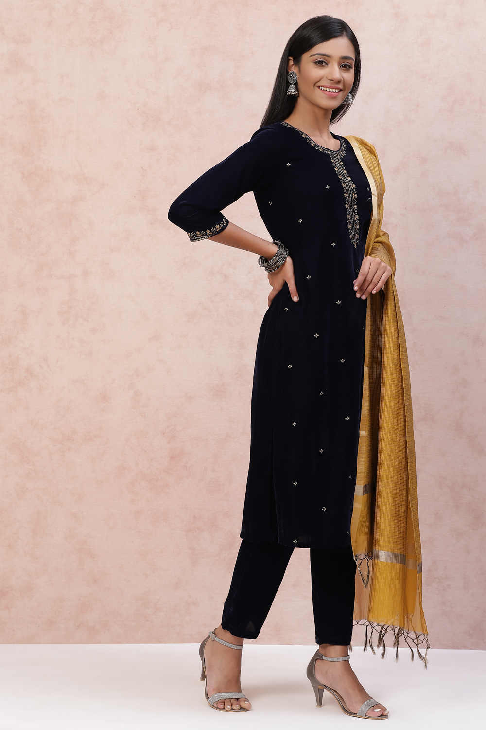 Blue Acrylic Velvet Straight Suit Set image number 5