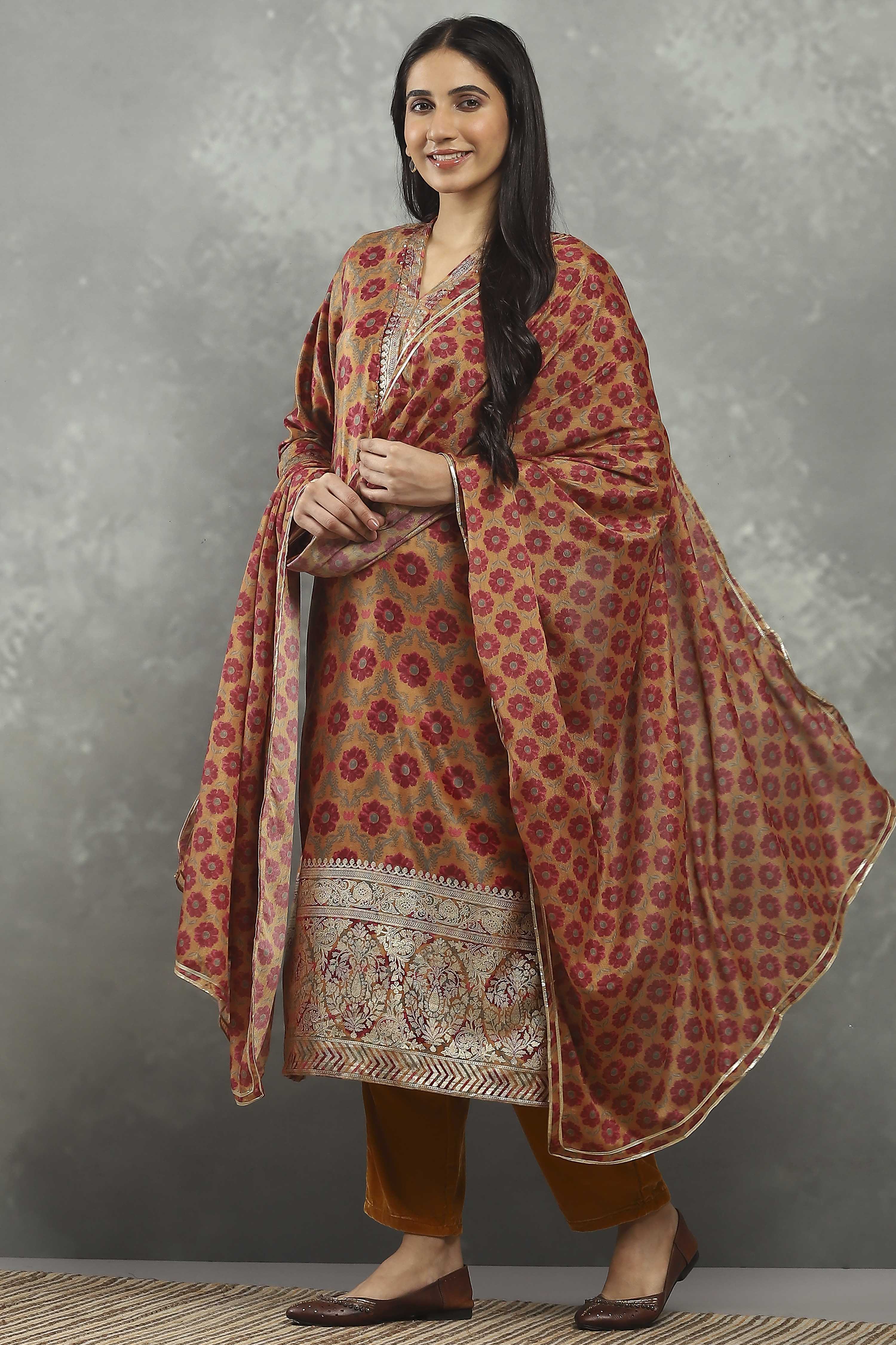 Black Polyester Printed Straight Suit Set image number 0