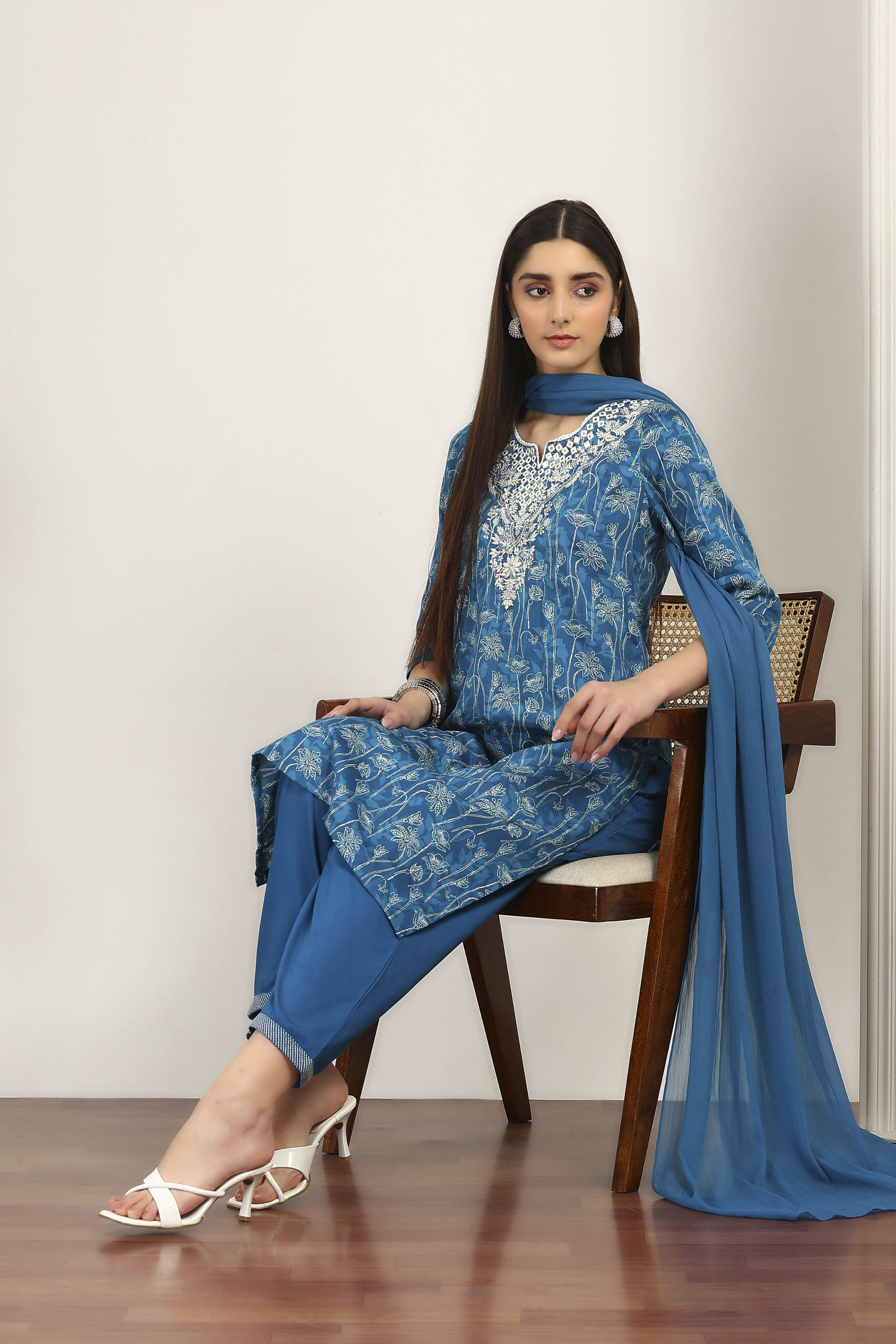 Red Cotton Straight Suit Sets image number 0