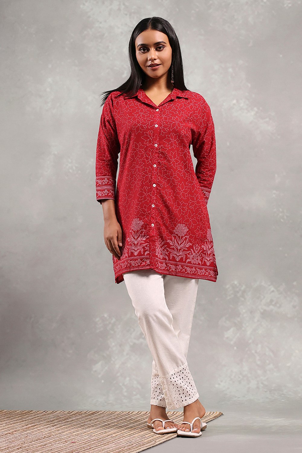 Red Cotton Printed Straight Top image number 5