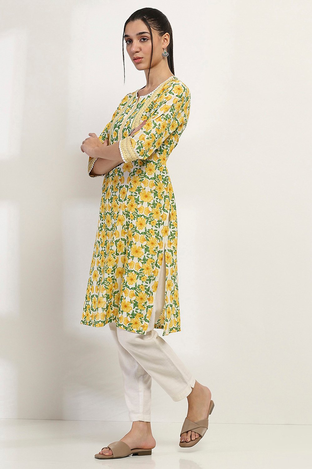 Yellow Cotton Straight Kurta image number 2