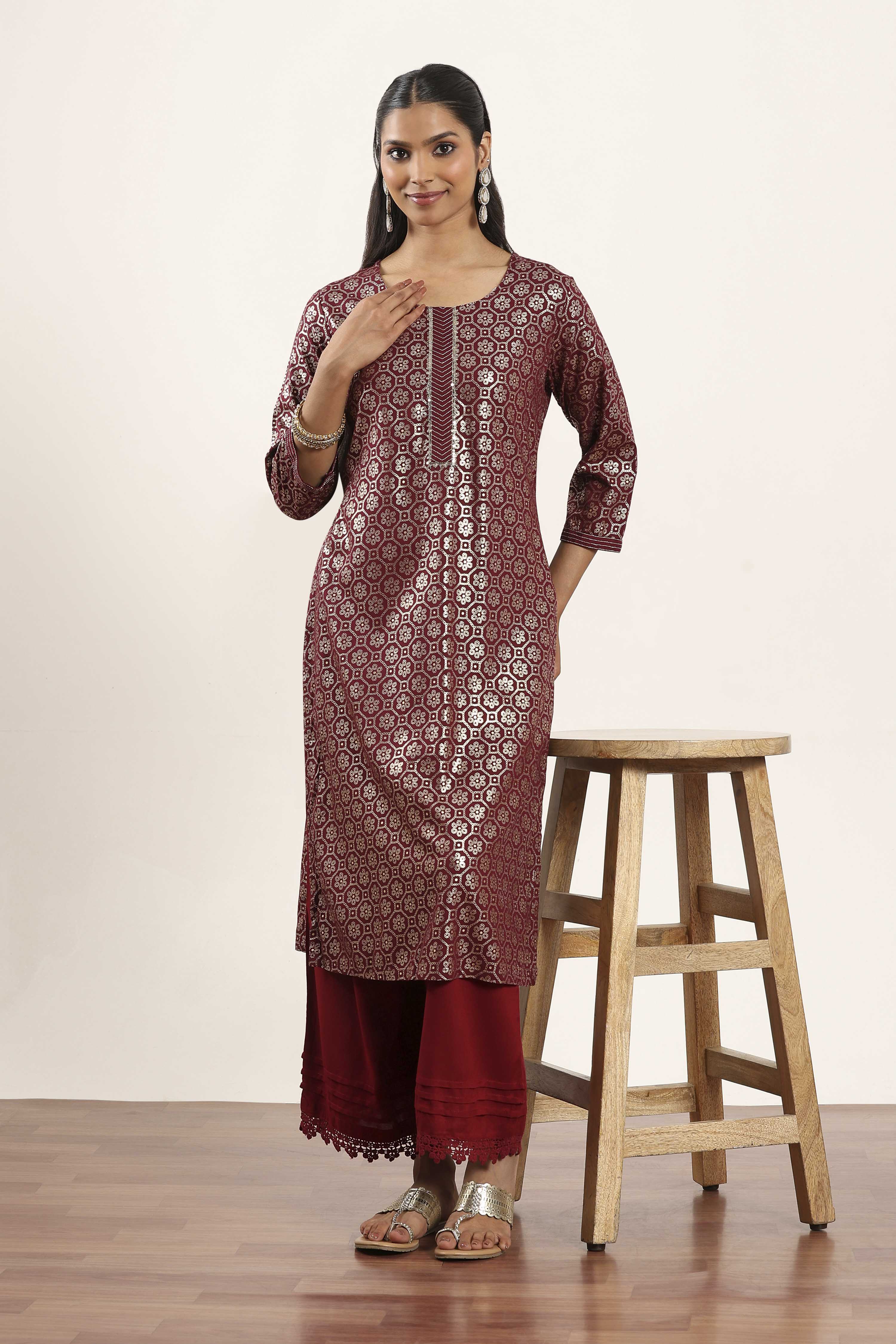 Maroon Viscose Rayon Straight Kurta Pants Set image number 0