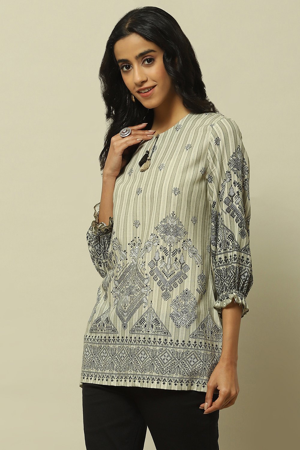 Ecru Rayon Straight Kurta image number 2