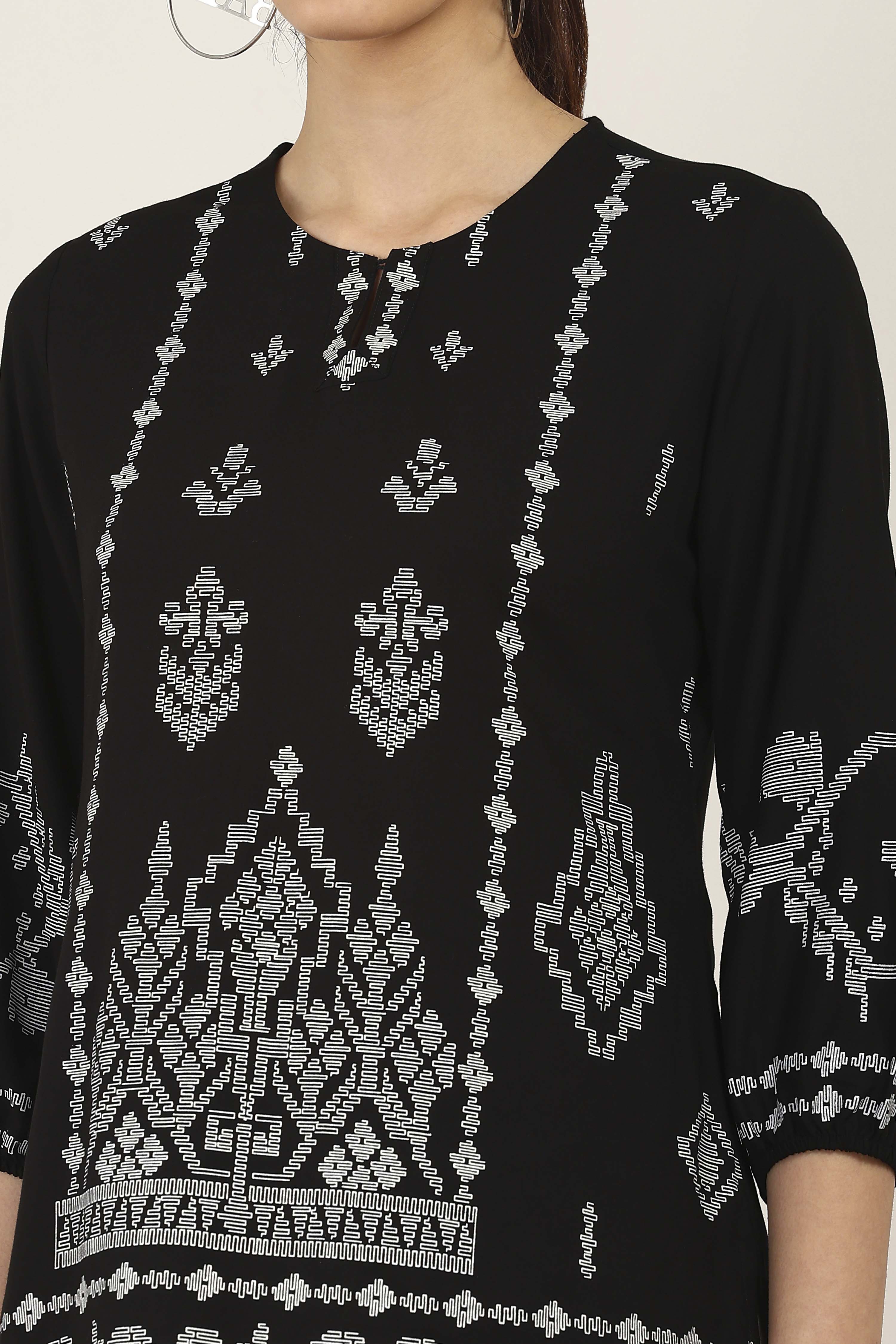 Black Rayon Straight Tops image number 1