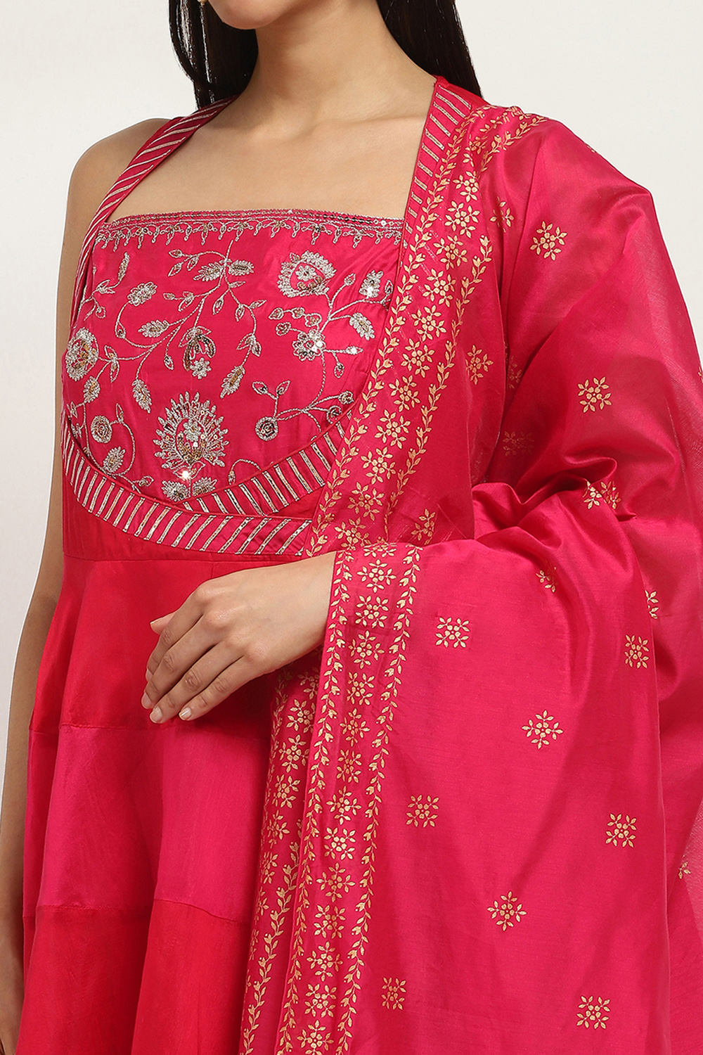 Gold Viscose Tiered Set image number 1