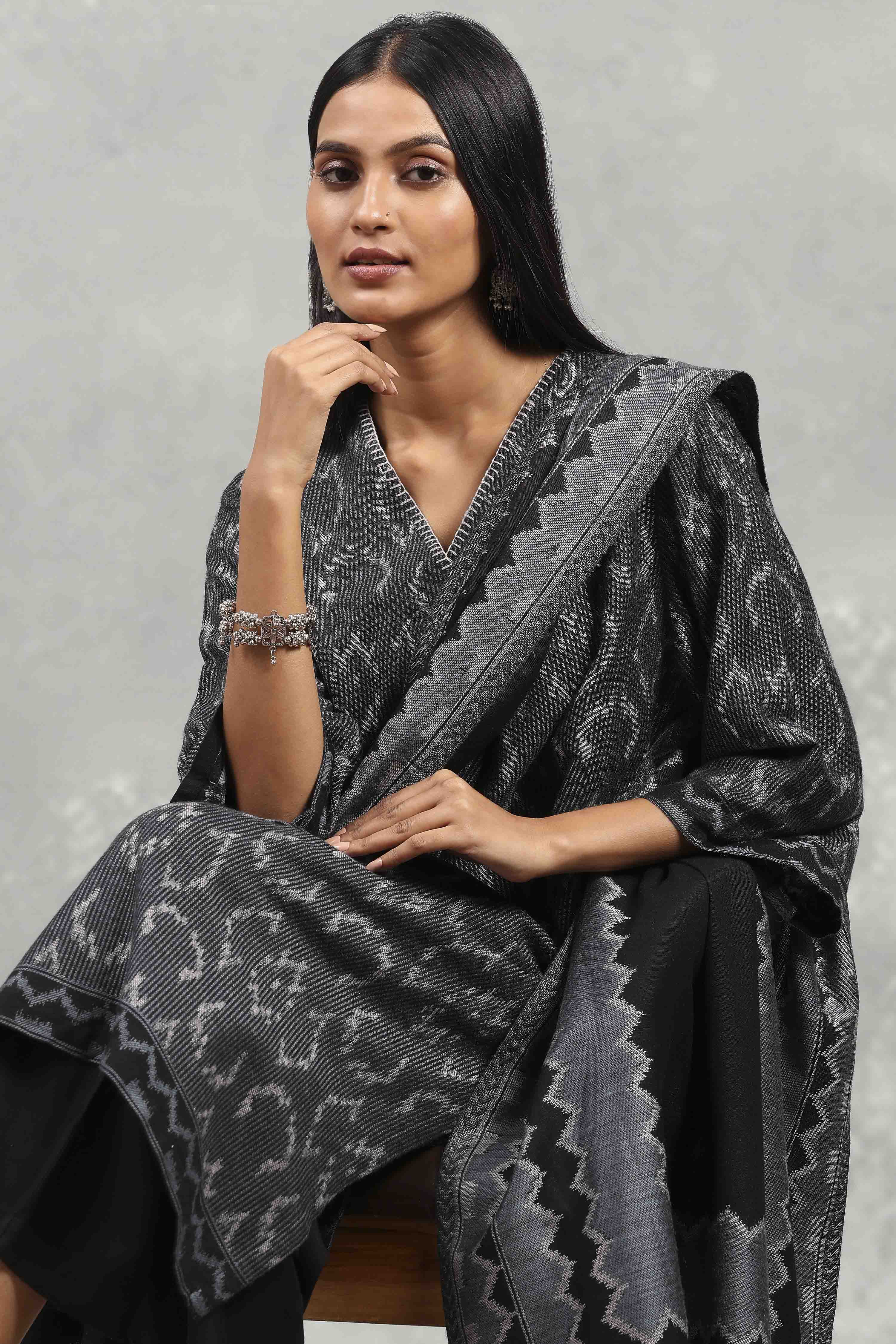 Black Polyester Yarndyed Straight Suit Set image number 7