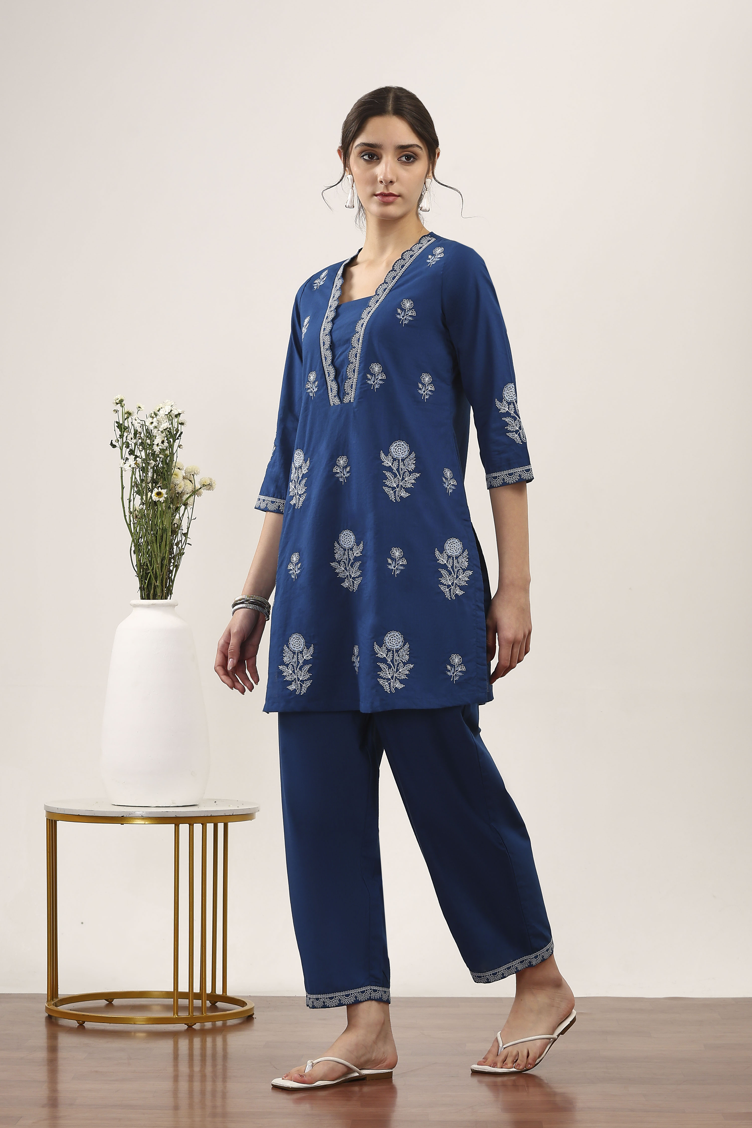 Blue Cotton Kurta Pants Set image number 3