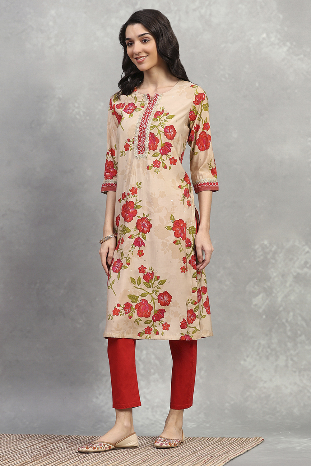 Beige Floral Printed Straight Kurta image number 2