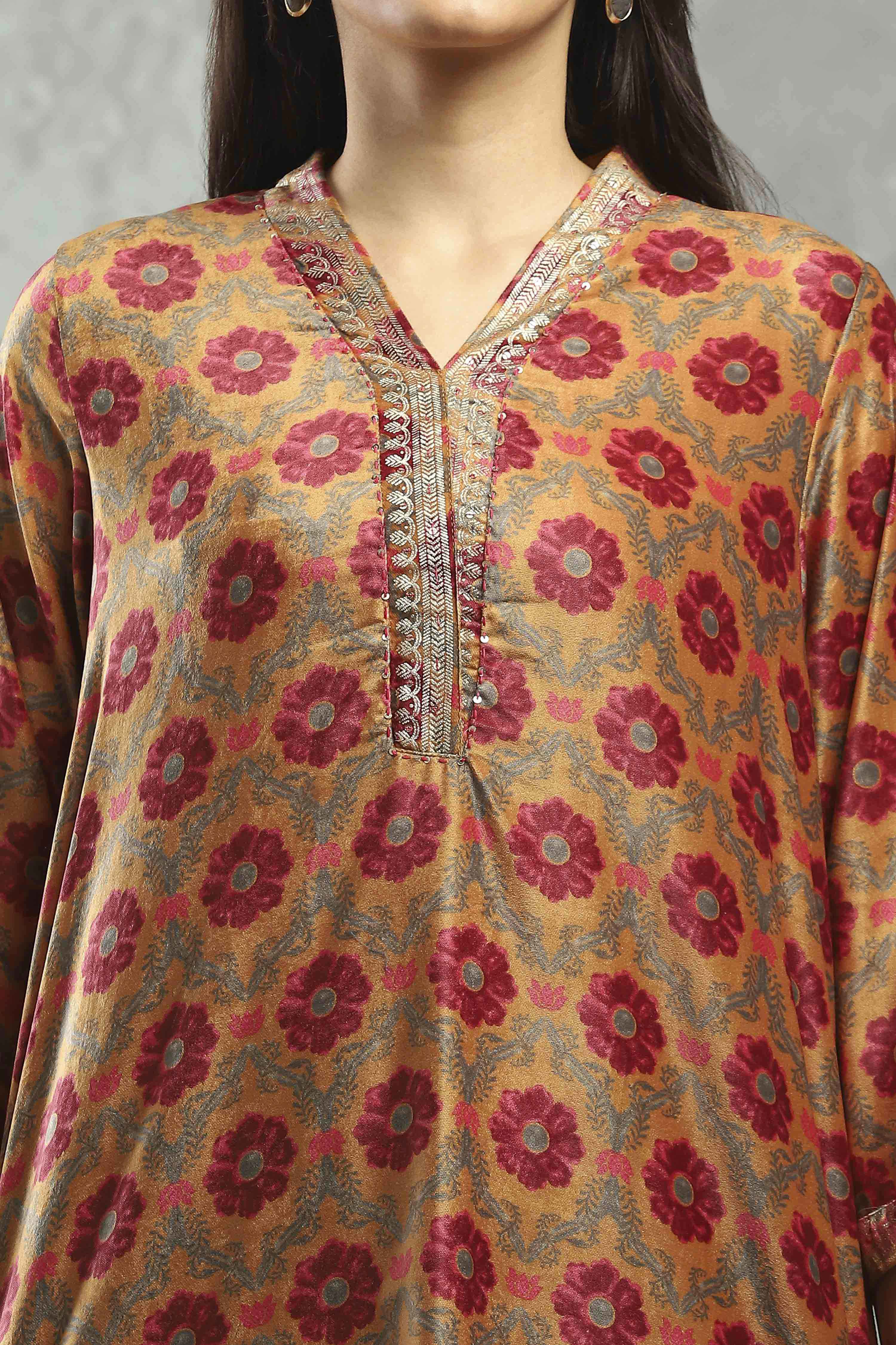 Black Polyester Printed Straight Suit Set image number 1