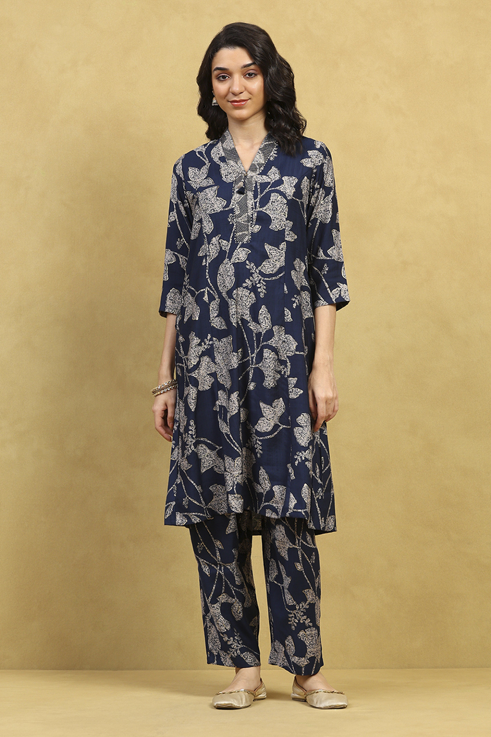 Navy Blue Viscose Blend Straight Kurta Pants Set image number 6