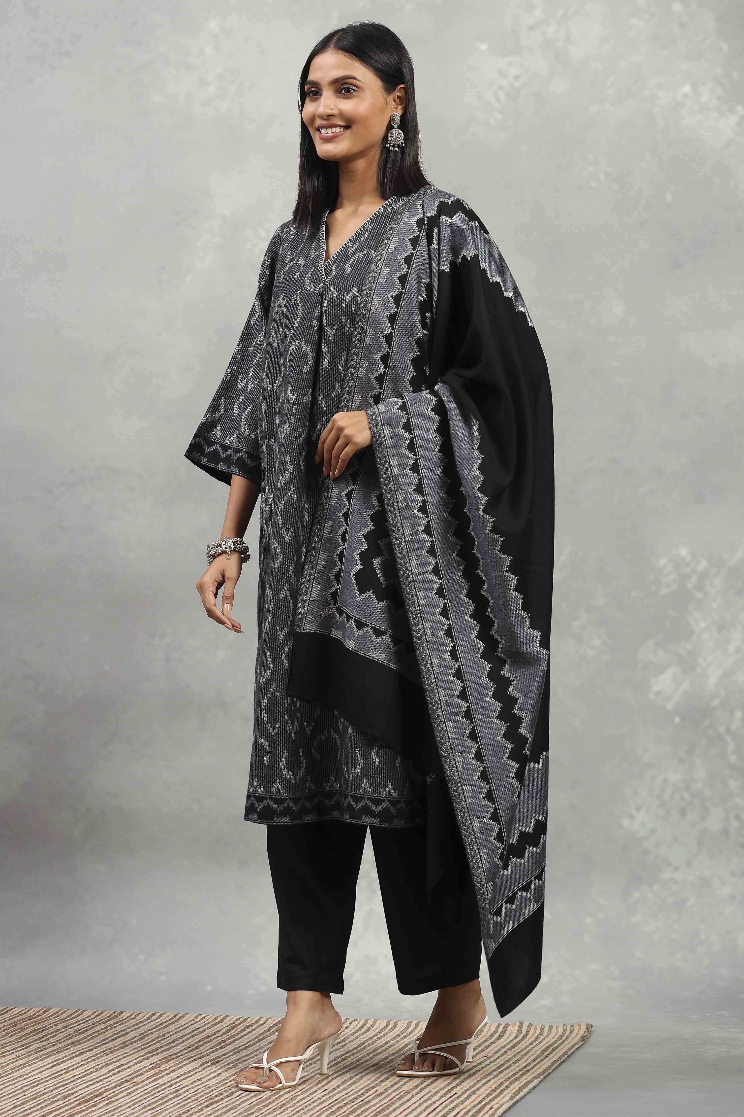 Black Polyester Yarndyed Straight Suit Set image number 3