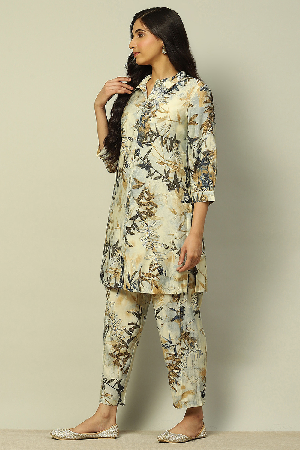 Off-White Viscose Blend Printed Co-ord Set image number 3