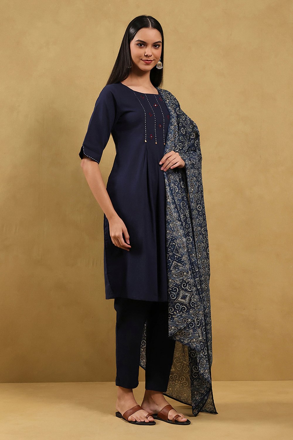 Indigo Blue Cotton Solid Gathered Suit Set image number 5