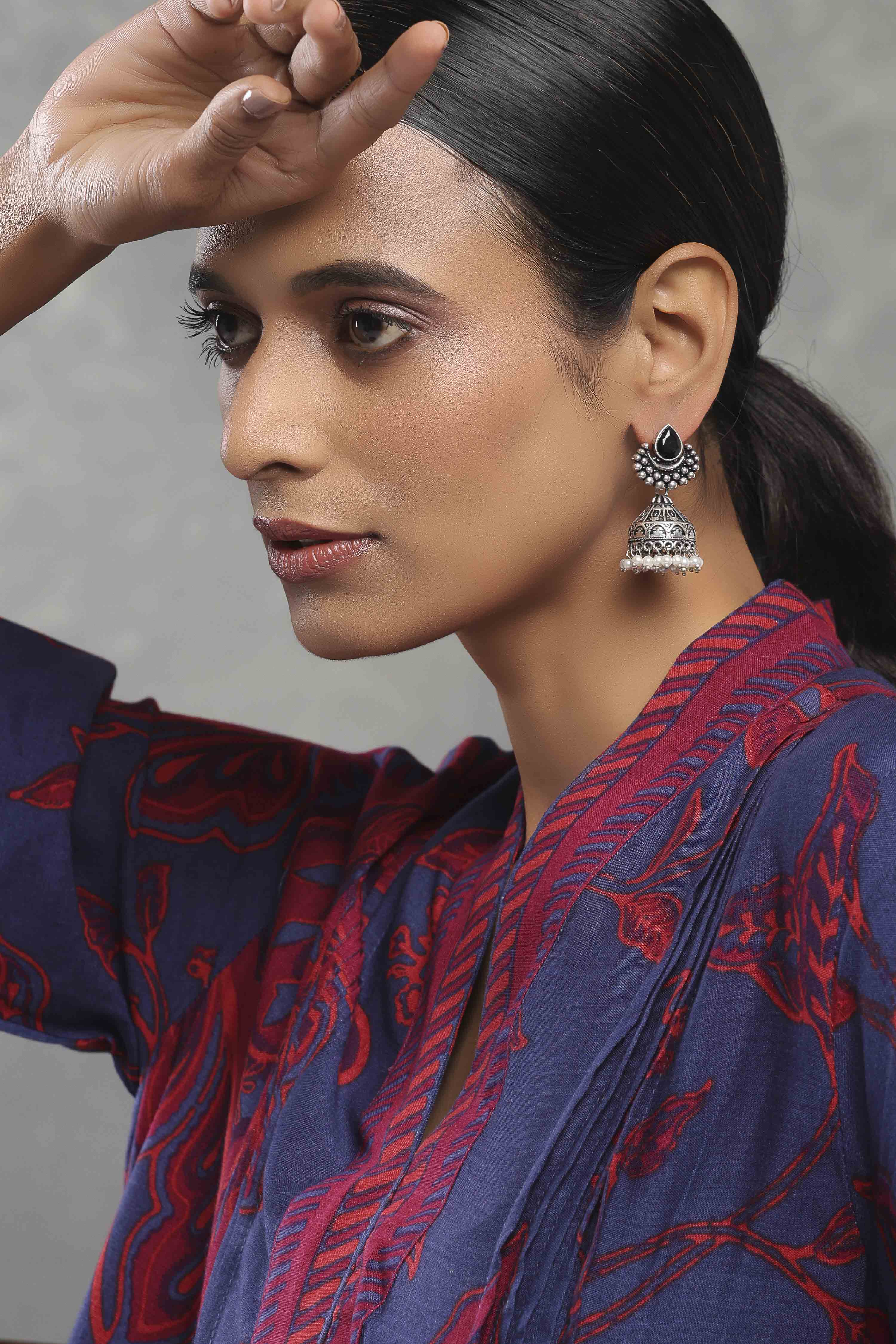 Black Brass Jhumka image number 3