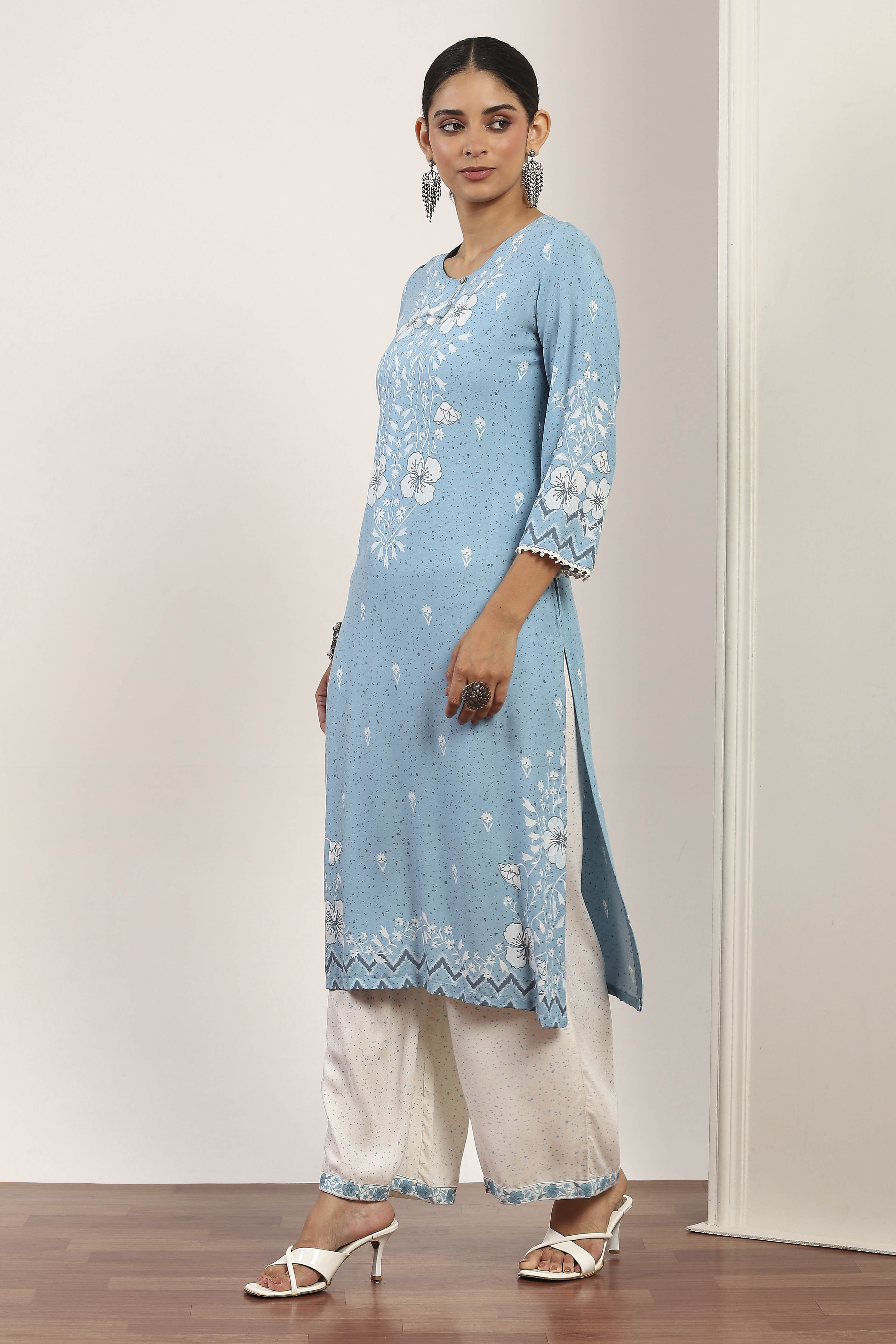 Blue Viscose Rayon Straight Kurta Pants Set image number 3