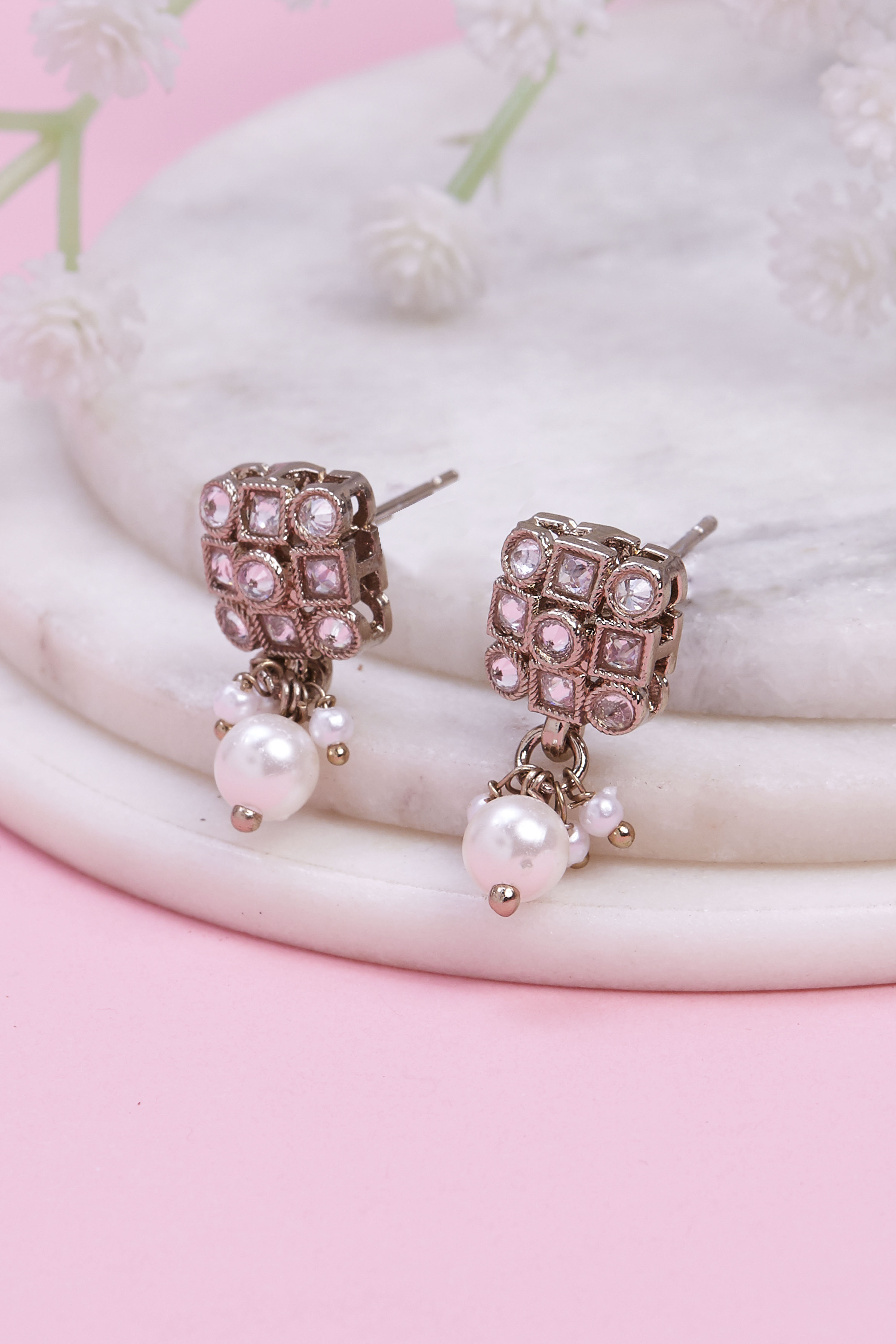 Champagne Brass Studs image number 0