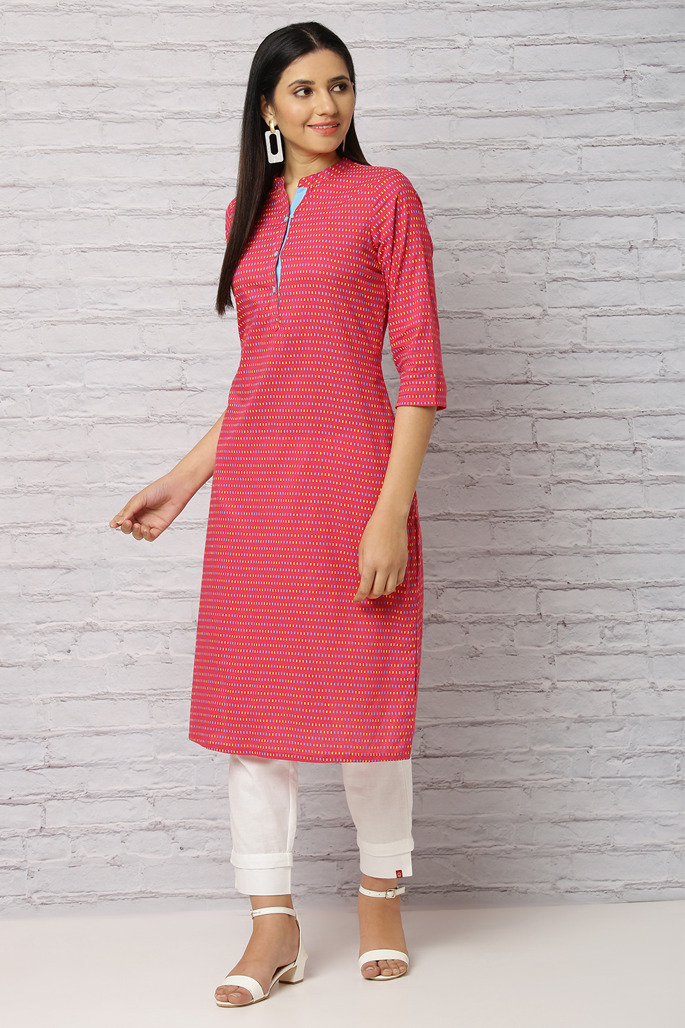 Pink Cotton And Cambric Straight Kurta image number 3