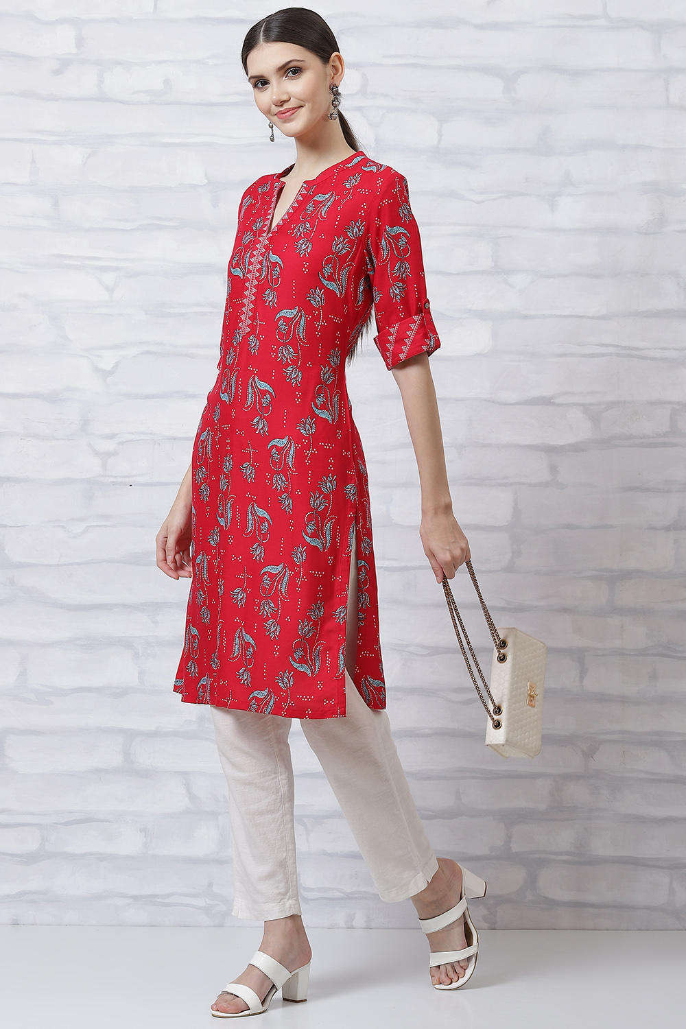 Red LIVA Straight Kurta image number 5