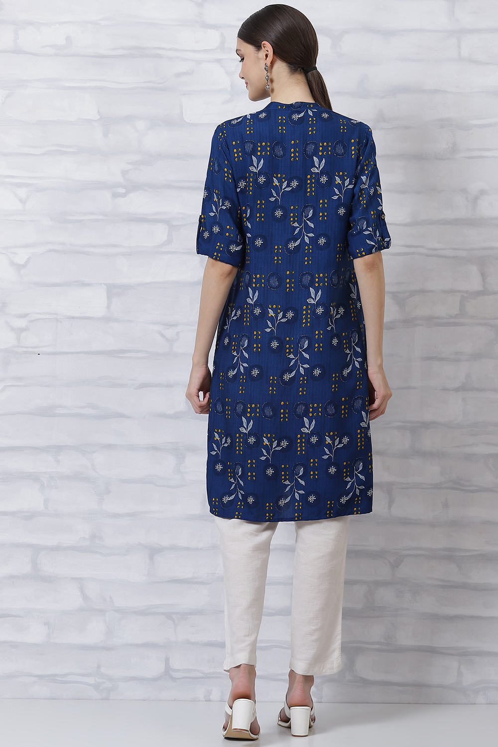 Indigo LIVA Straight Kurta image number 4