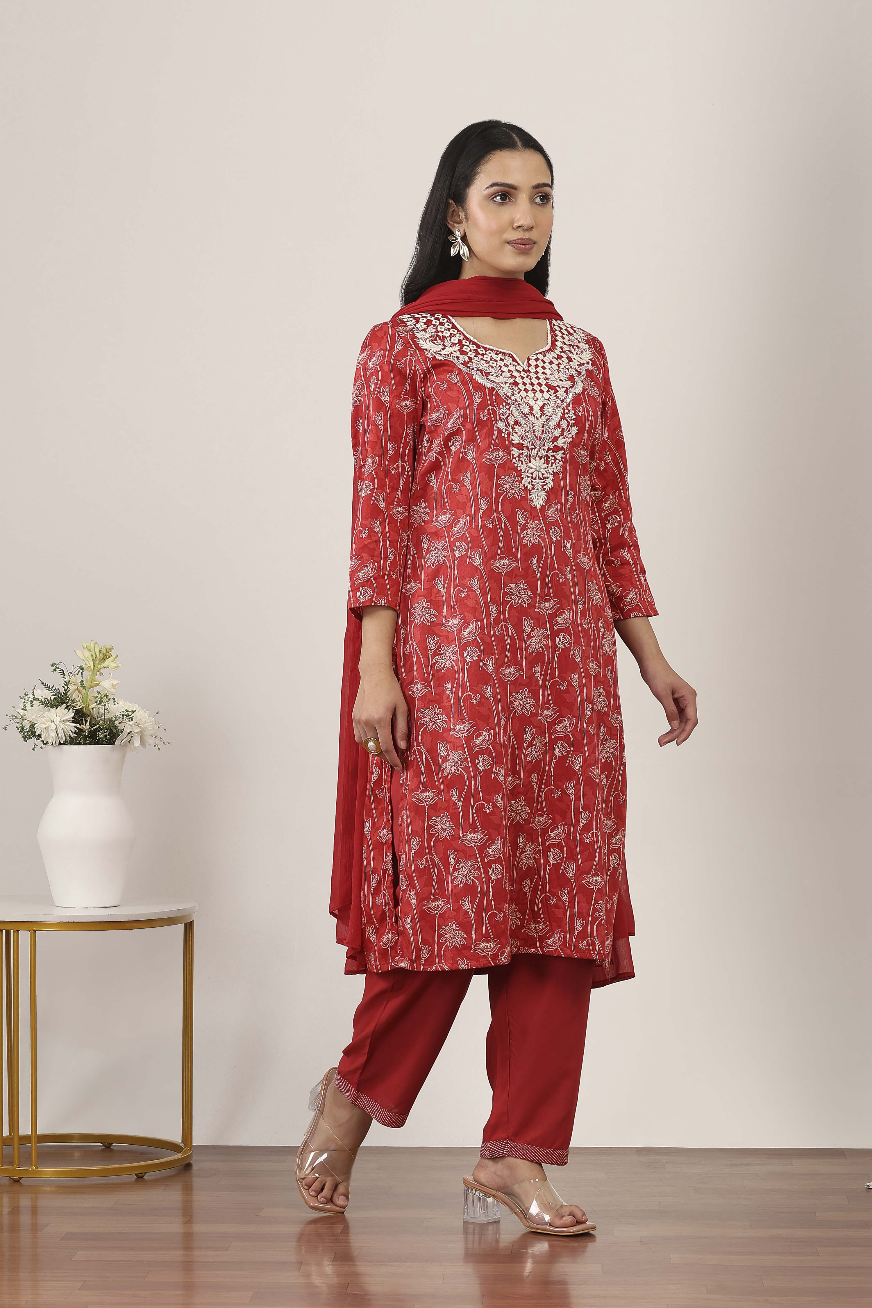 Red Cotton Straight Suit Sets image number 5