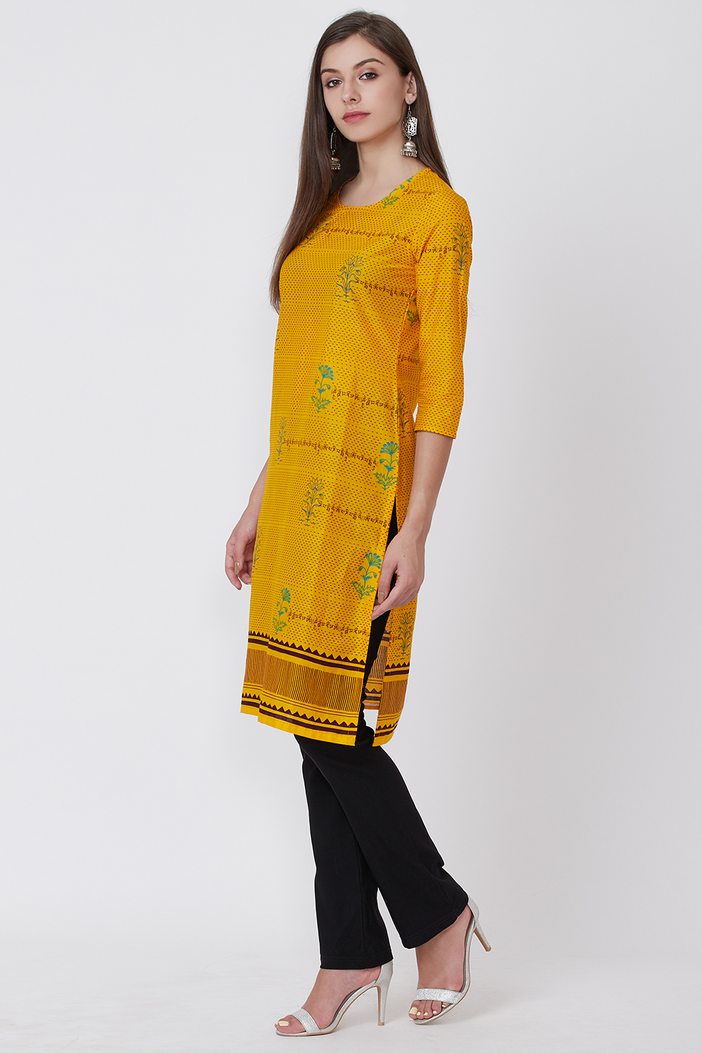 Yellow Cotton And Cambric Straight Kurta image number 2
