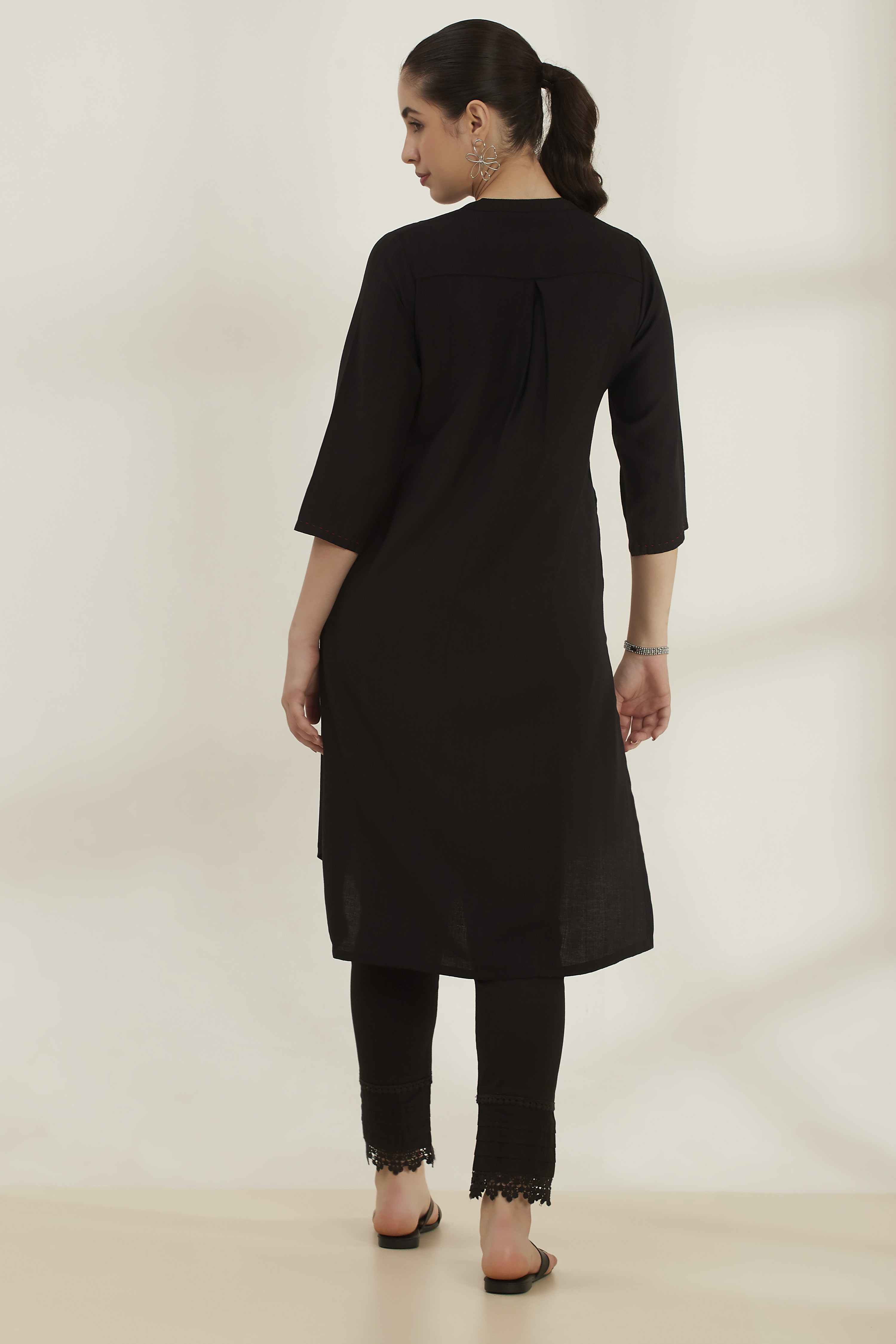 Black Viscose Blend Straight Solid Kurta image number 4