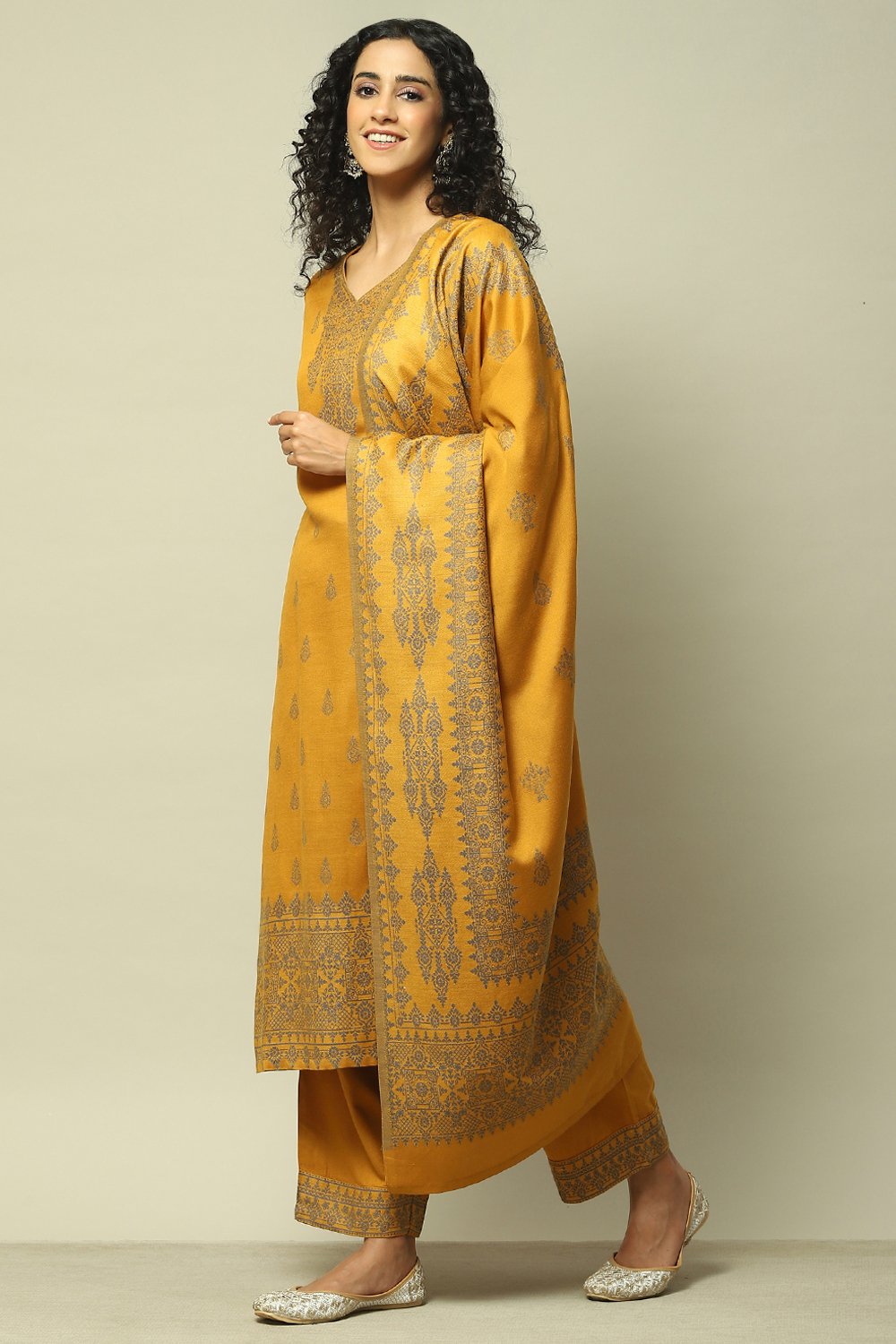 Mustard Poly Viscose Straight Yarndyed Kurta Palazzo Suit Set image number 4