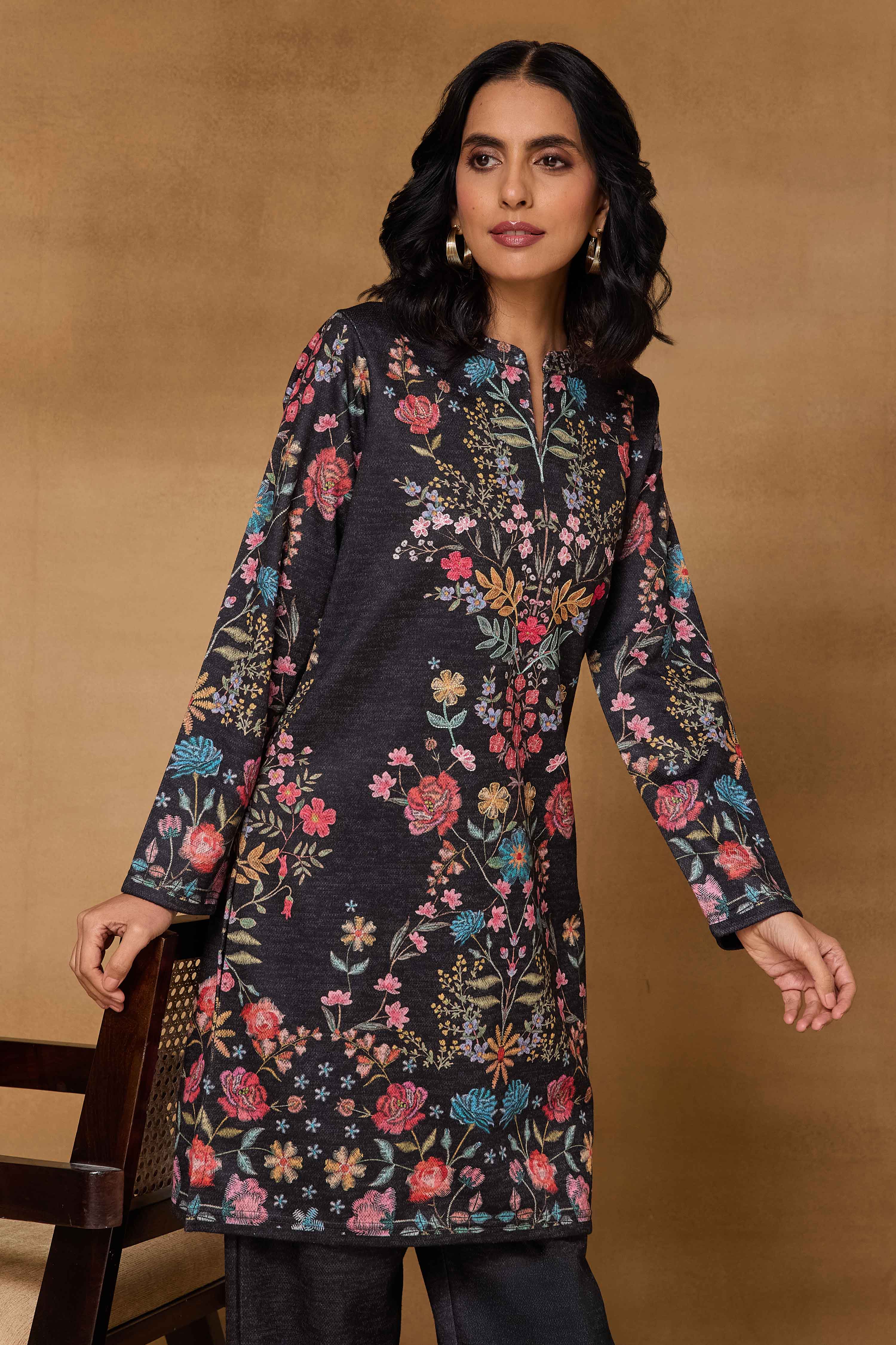 Black Floral Printed Straight Kurta Set image number 8