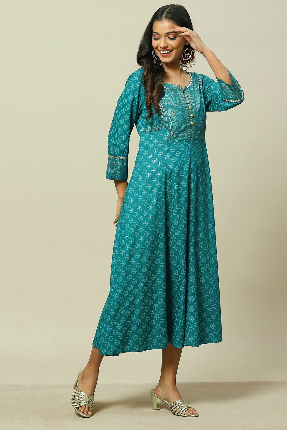 Green LIVA Straight Dress image number 3