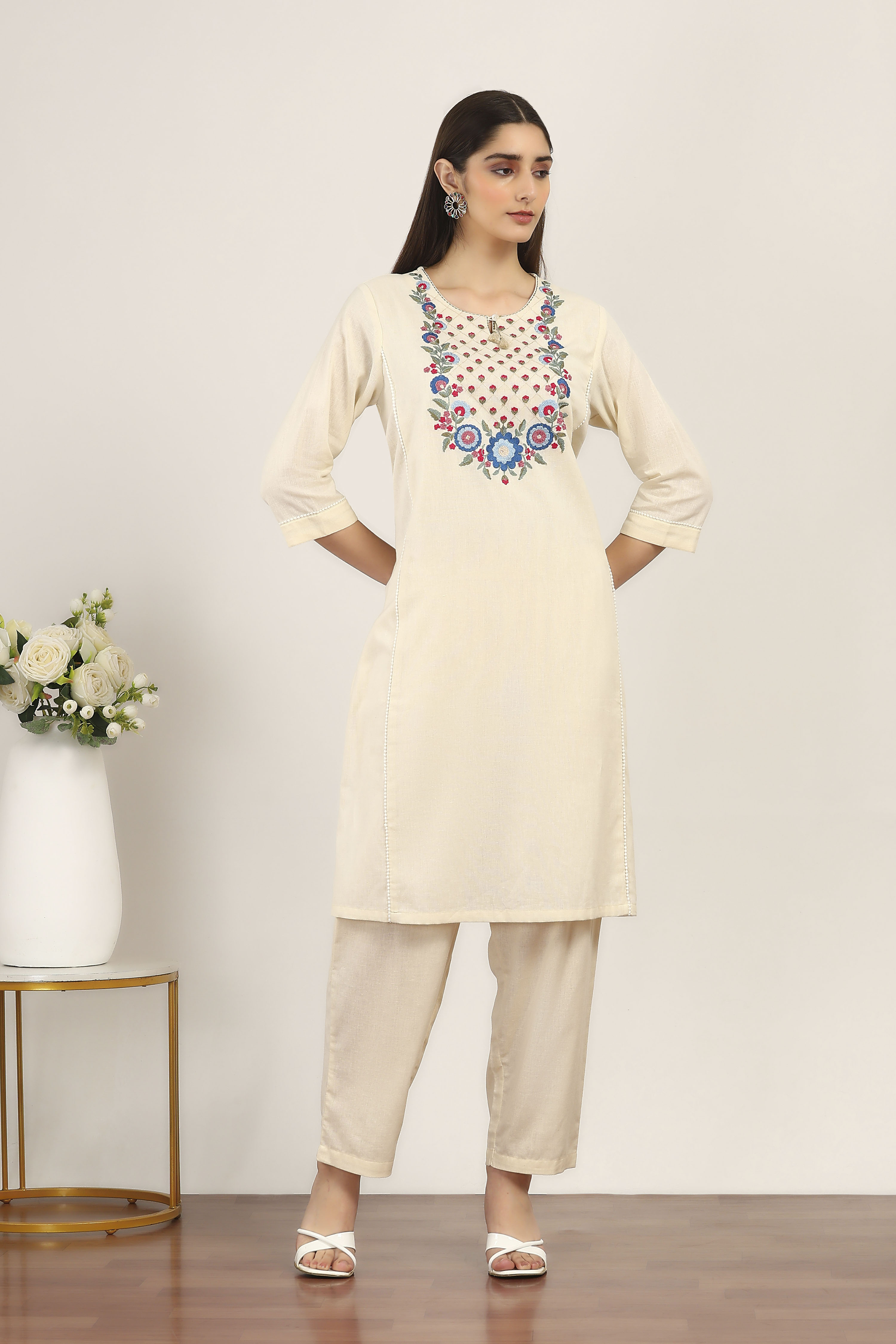 White Cotton Blend Cotton Flex Kurta Pants Set image number 6