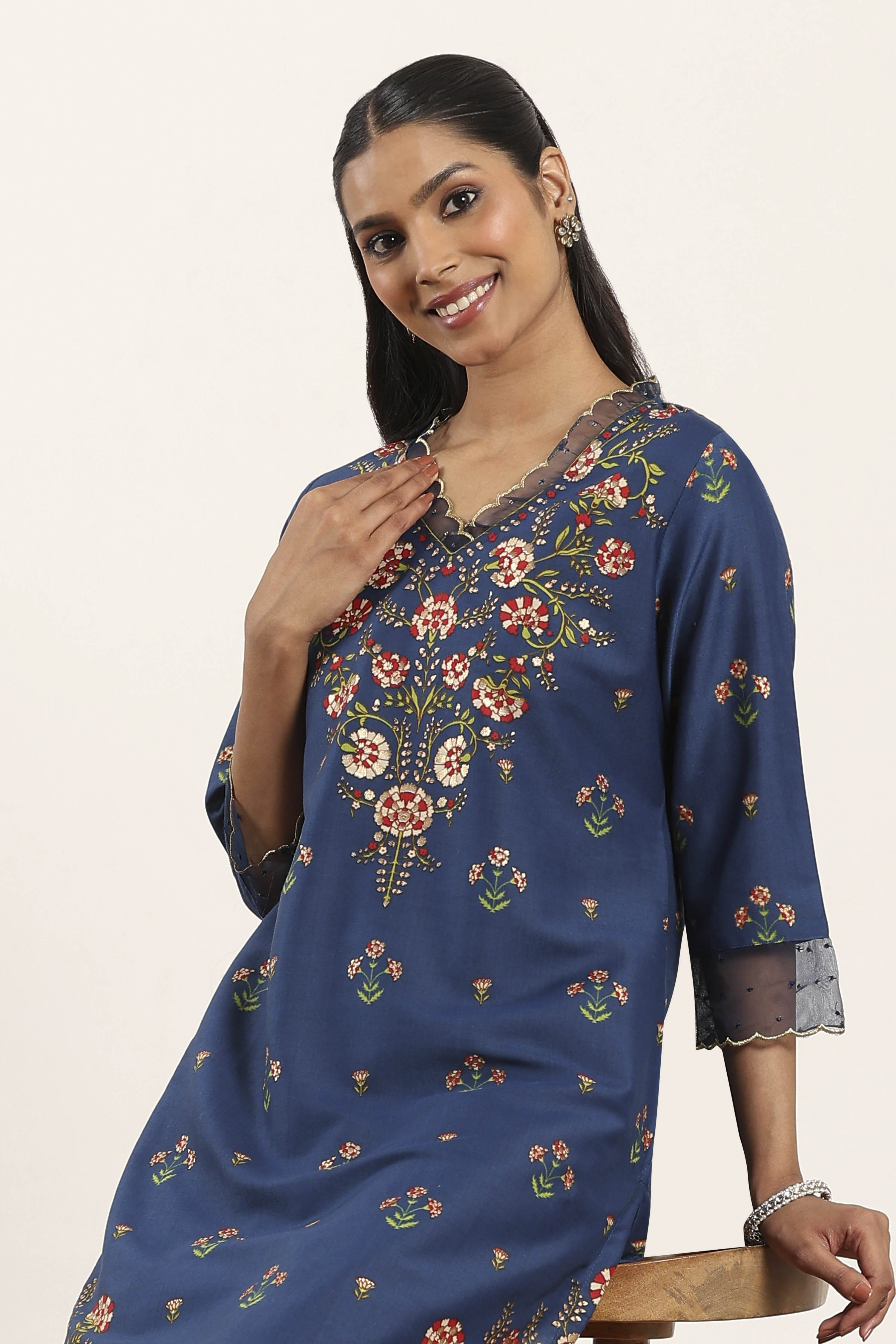 Blue Viscose Rayon Straight Kurta Pants Set image number 7