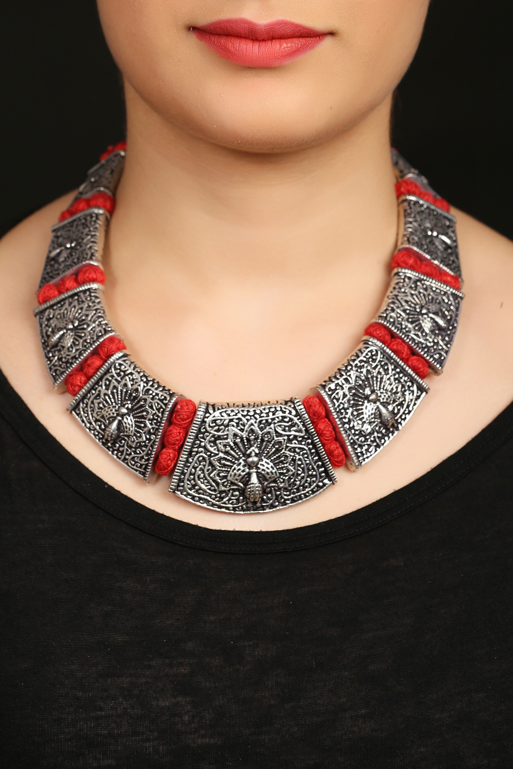 Antique Style Necklace With Peacock Motif & Red Thread image number 0