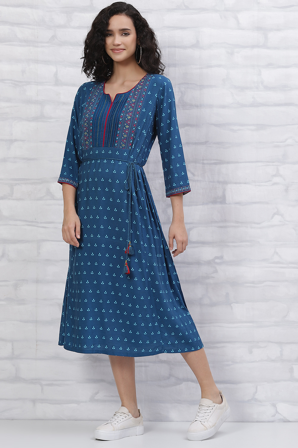 Indigo LIVA Straight Kurta image number 2