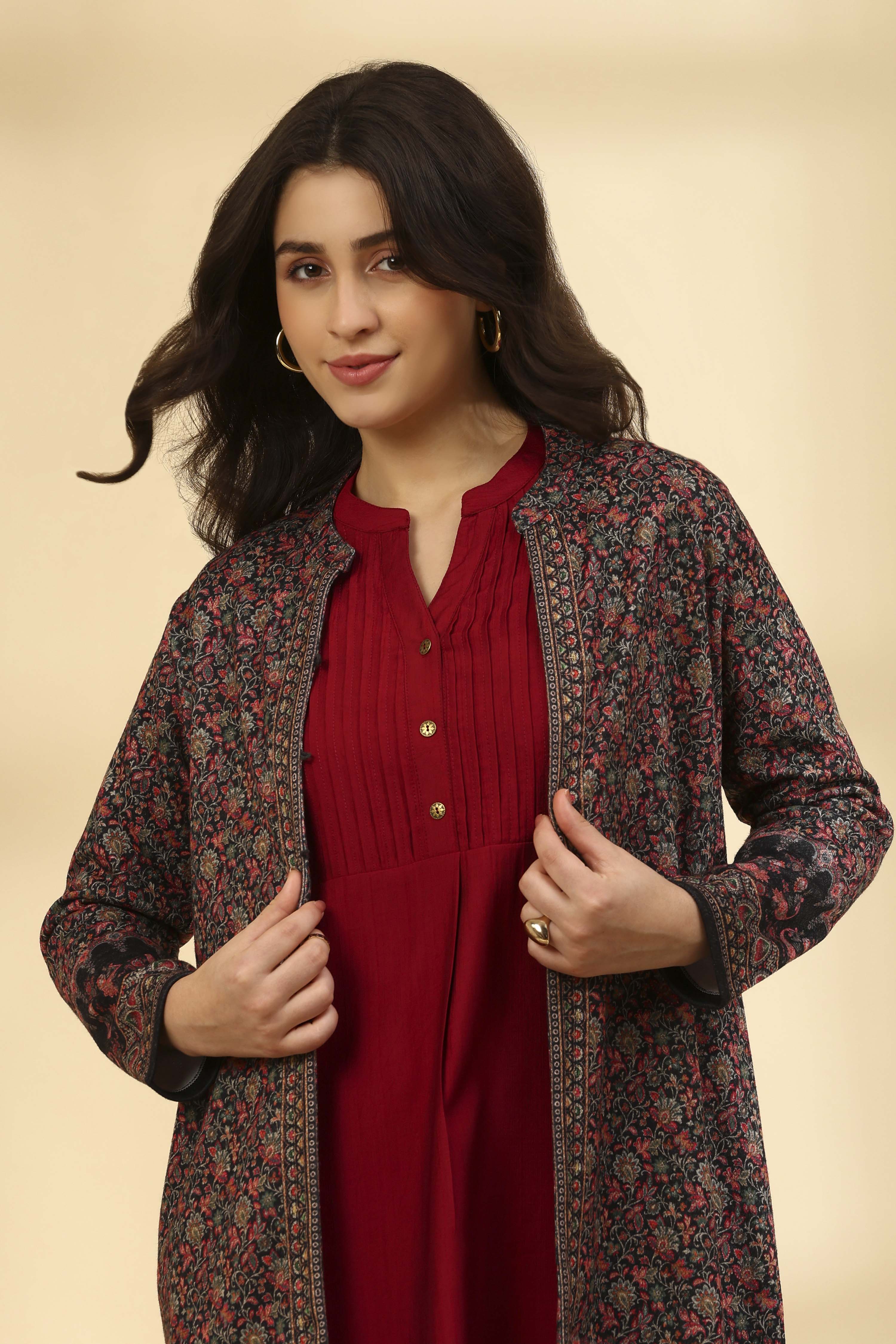 Black Polyester Regular Printed Cape image number 1