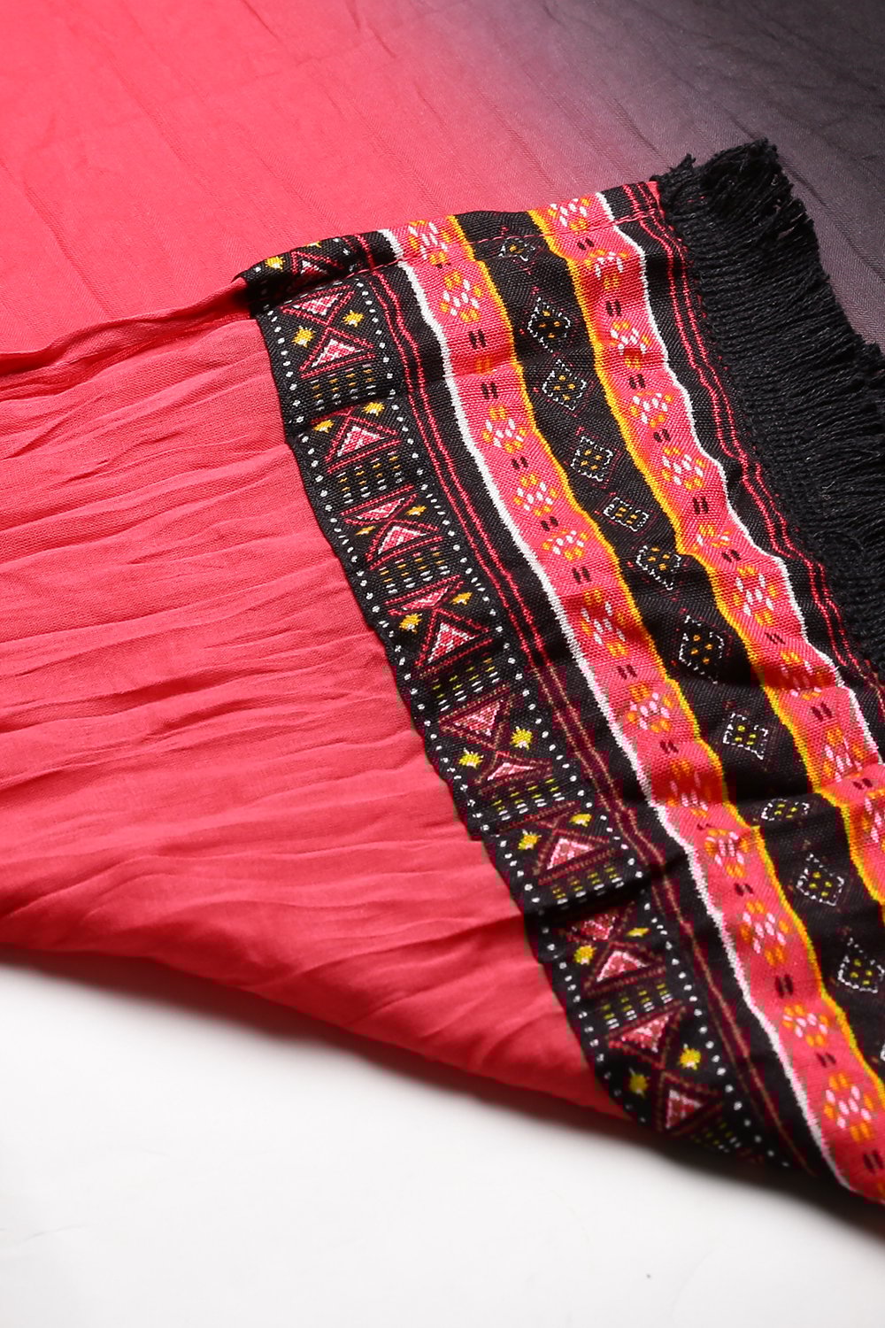 Black And Red Cotton Dupatta image number 1