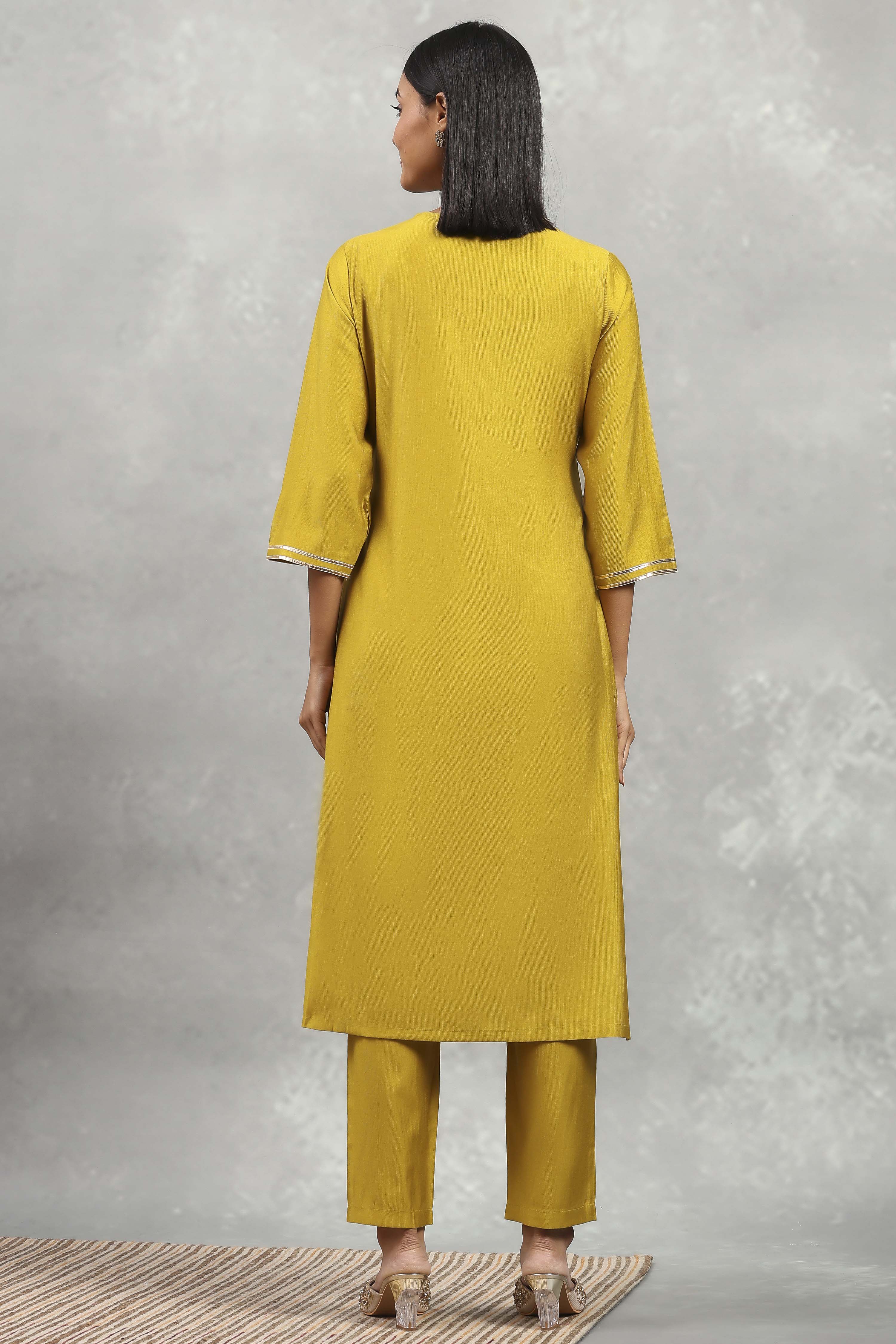 Acid Lime Viscose Blend Solid Straight Kurta Pants Set image number 4